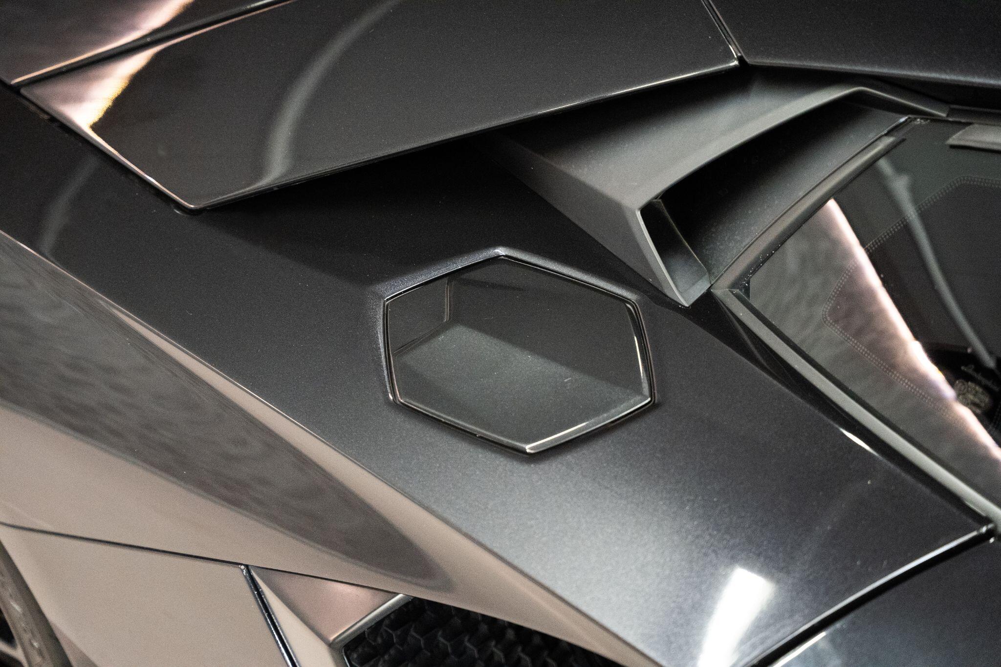 Lamborghini Aventador view 45