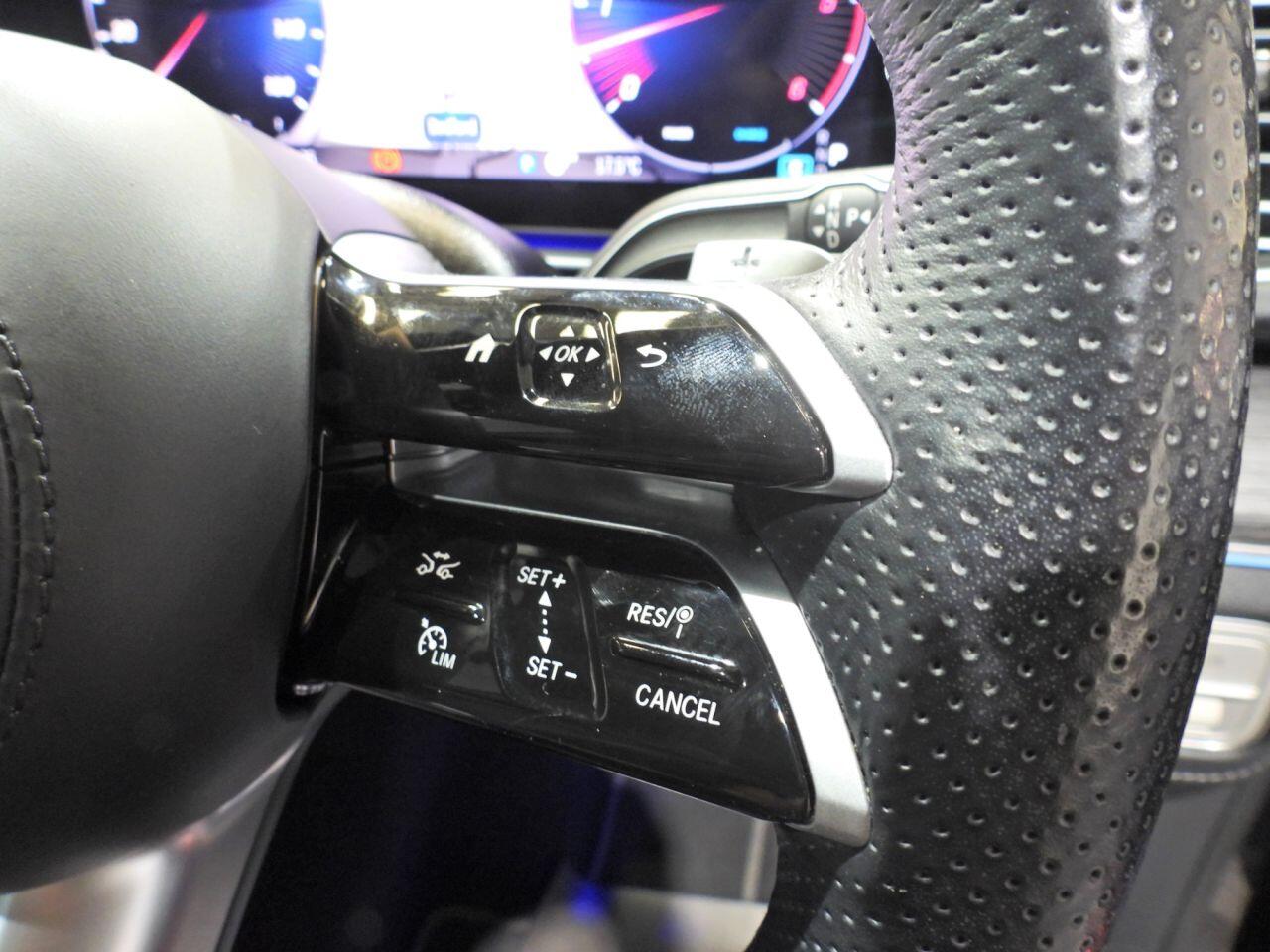 Mercedes-Benz GLS view 41
