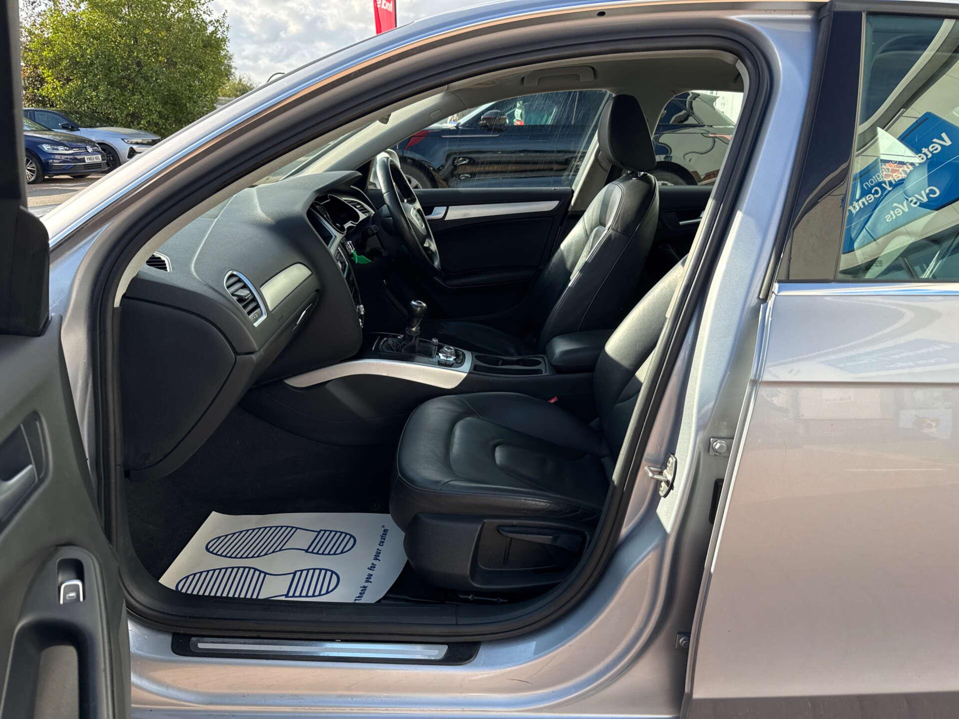 Audi A4 view 43