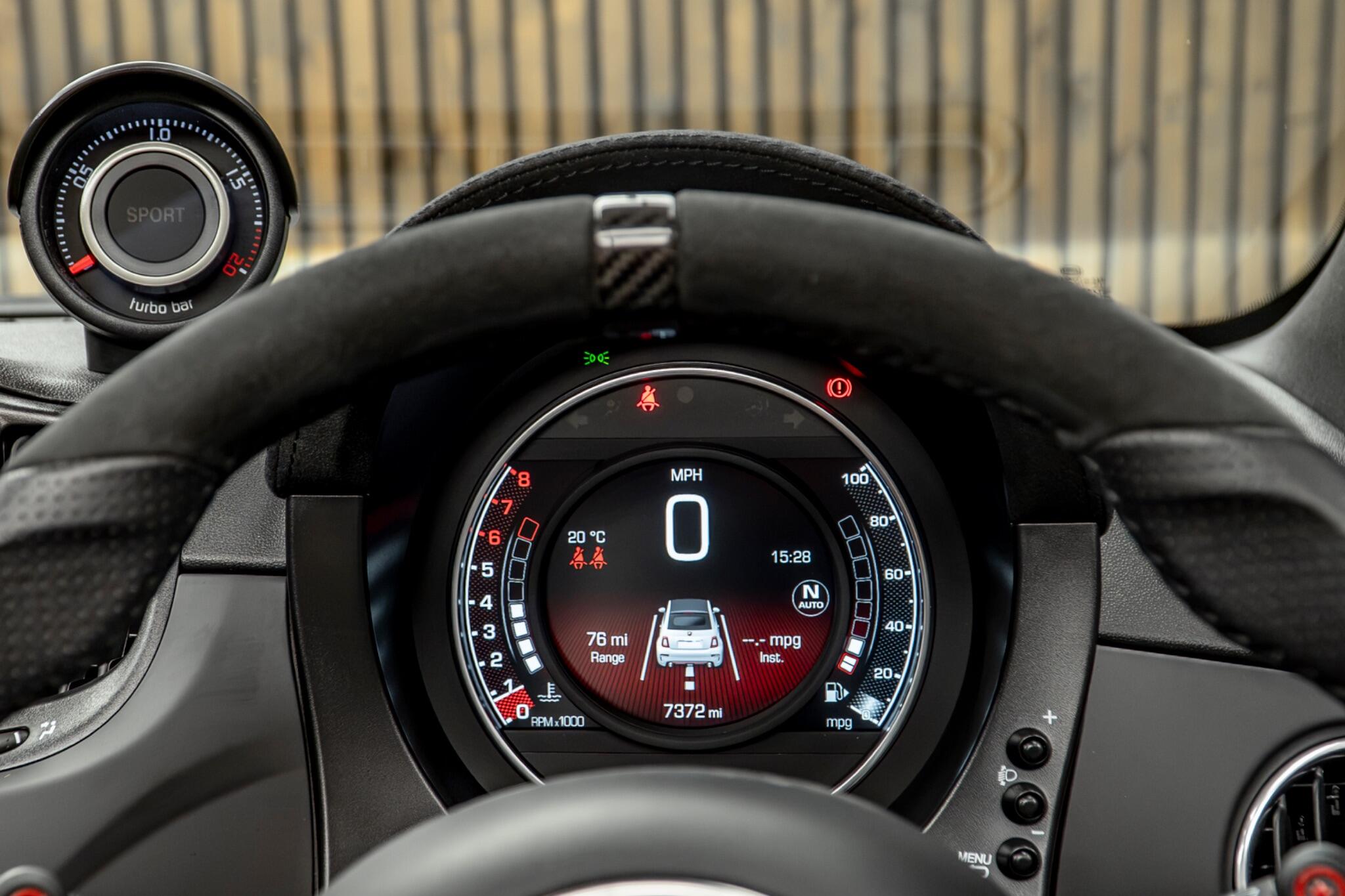 Abarth 695C view 35