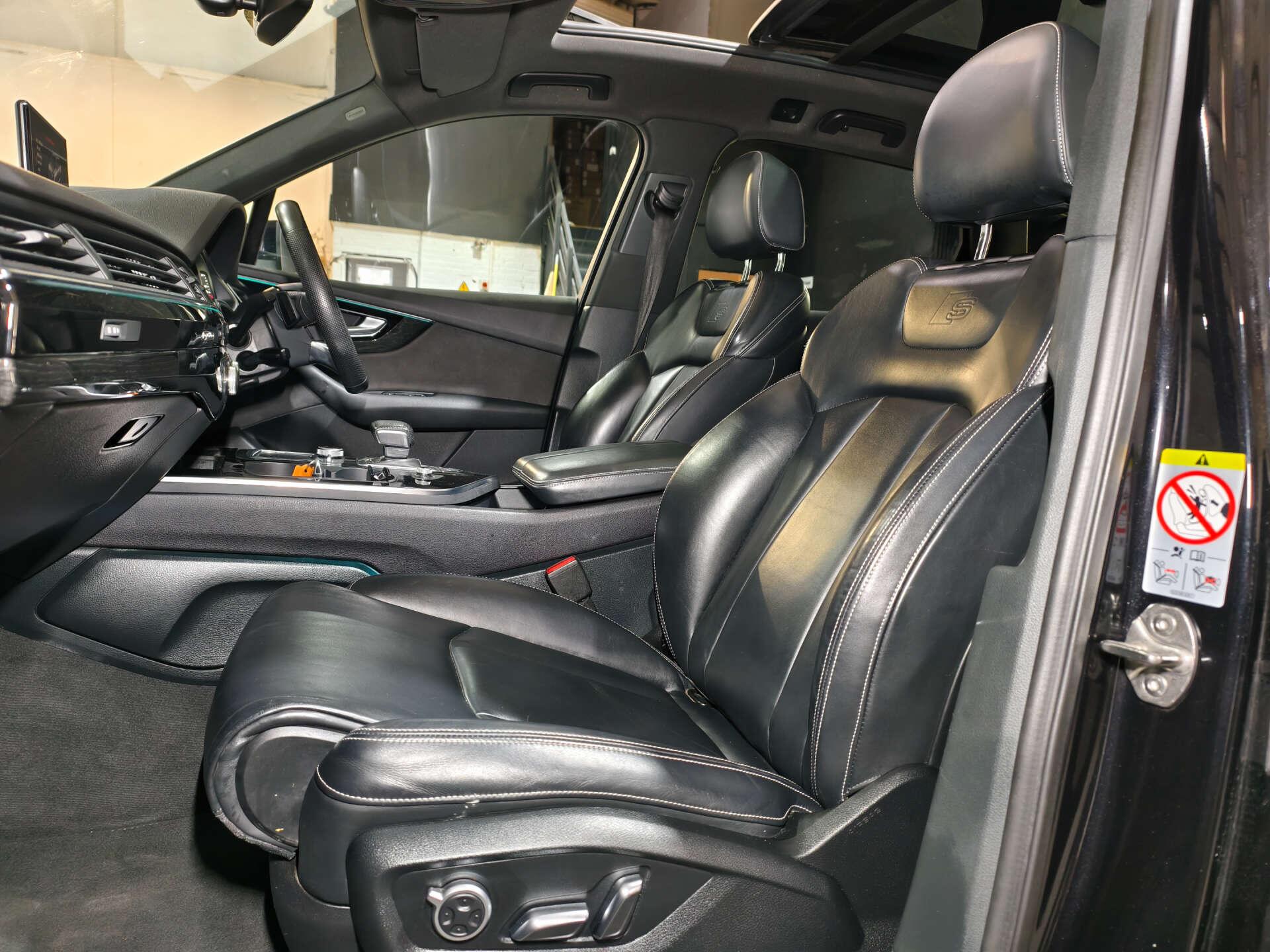 Audi Q7 view 21