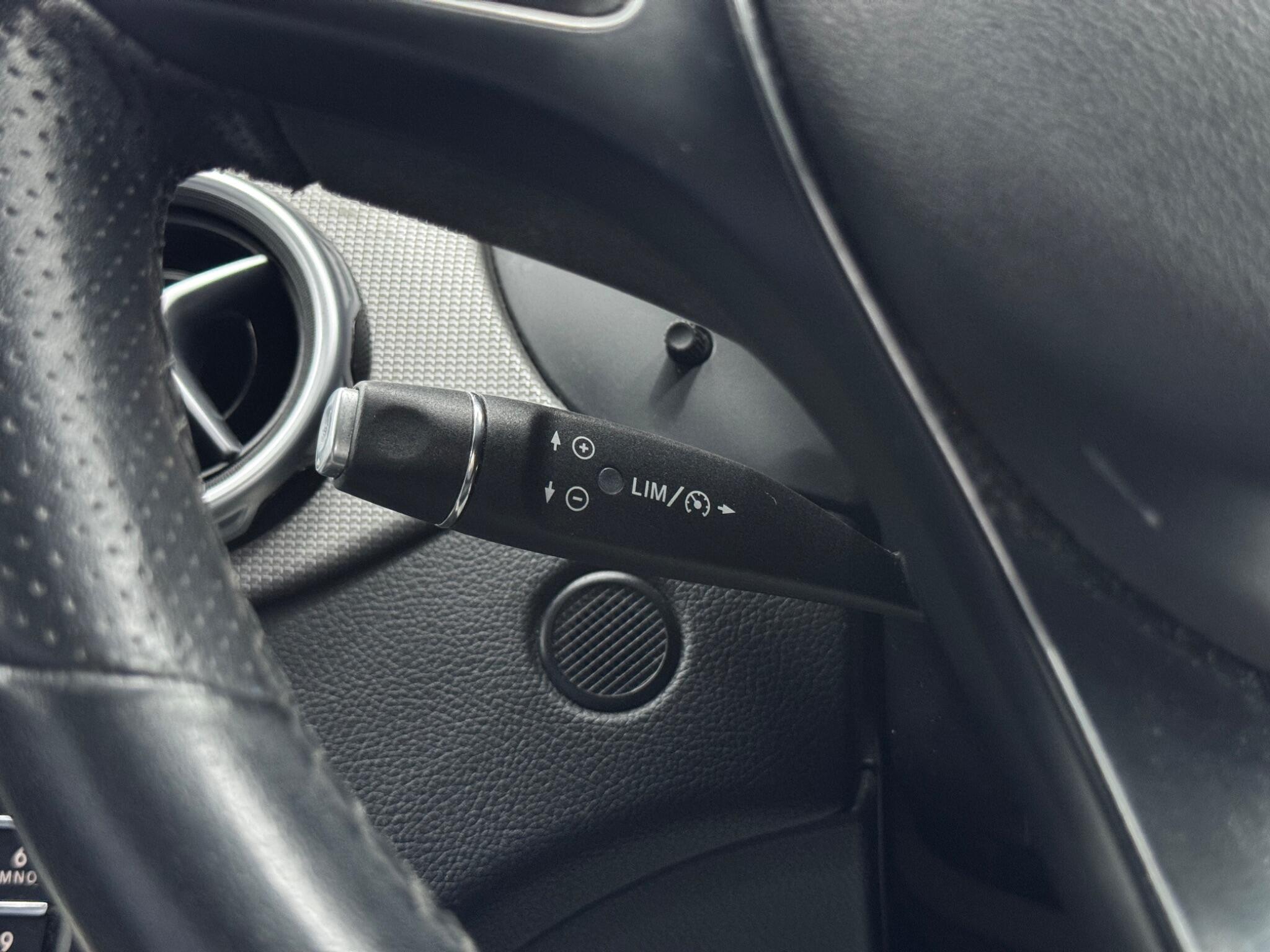 Mercedes-Benz Gla view 22