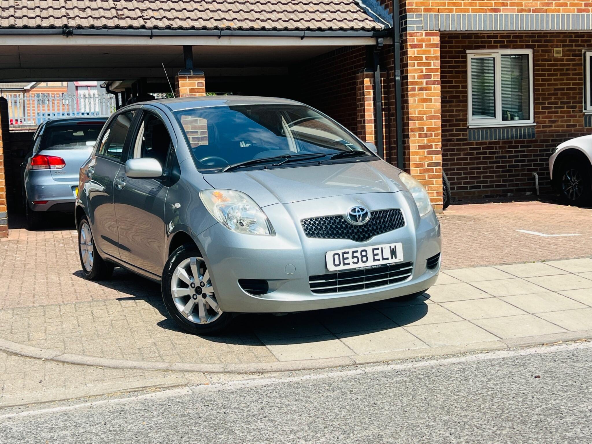 2009 Toyota Yaris in Silver for sale