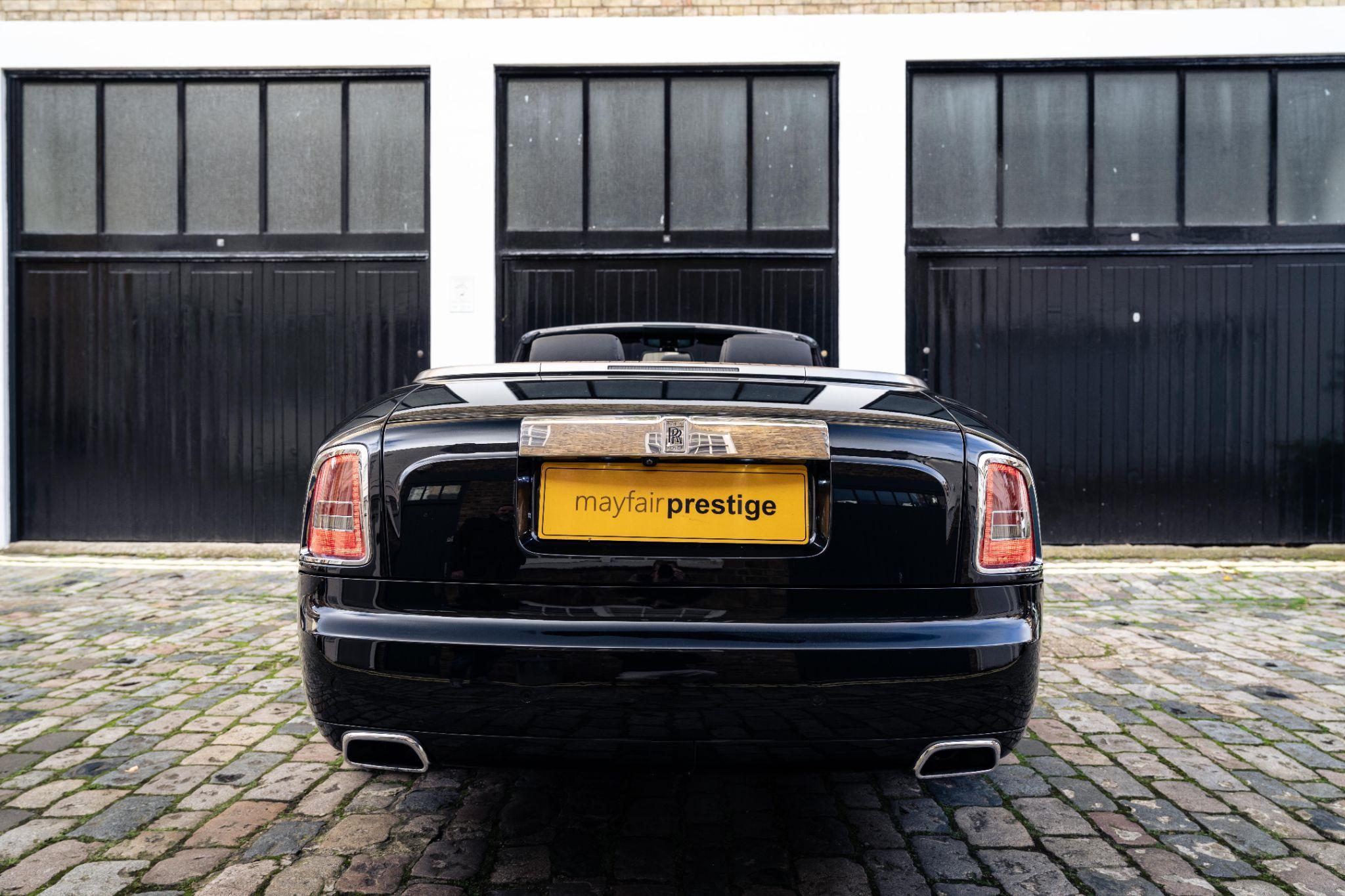 Rolls-Royce Phantom view 16