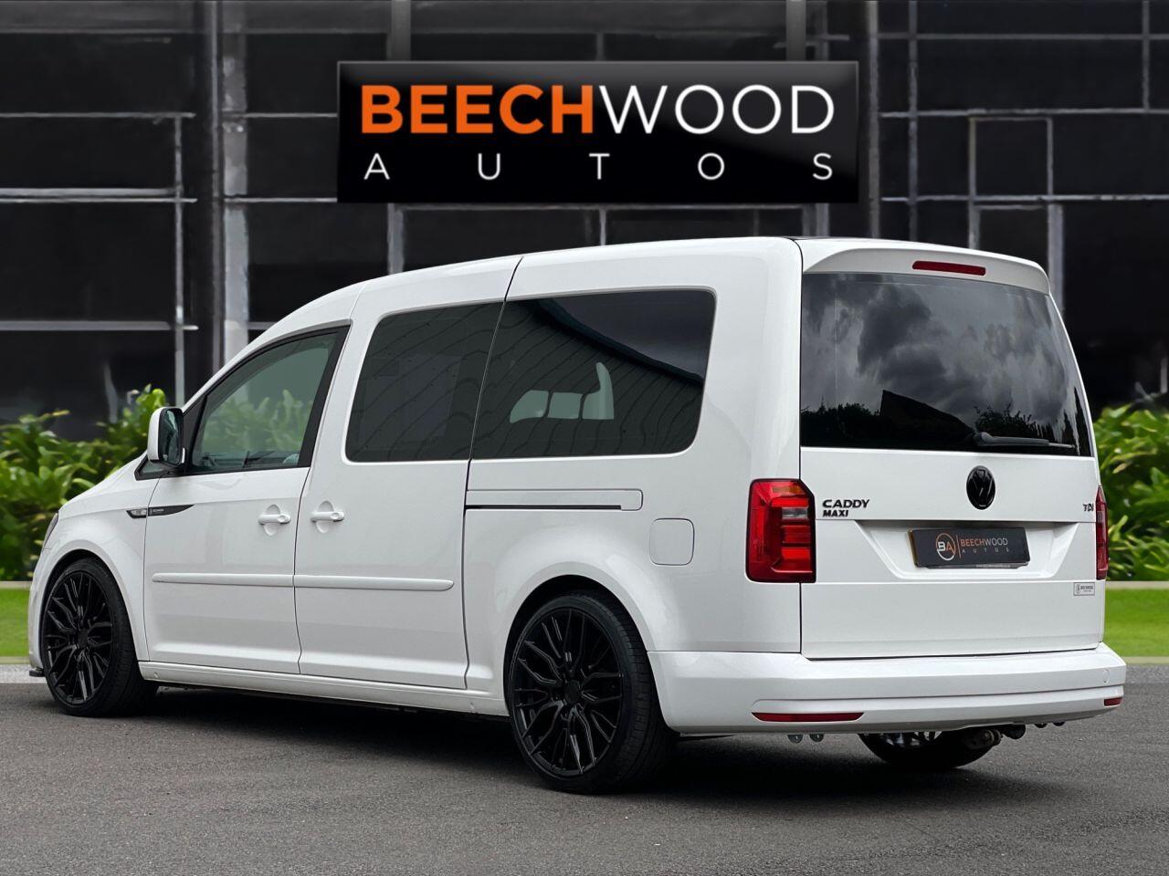 Volkswagen Caddy Maxi Life view 8