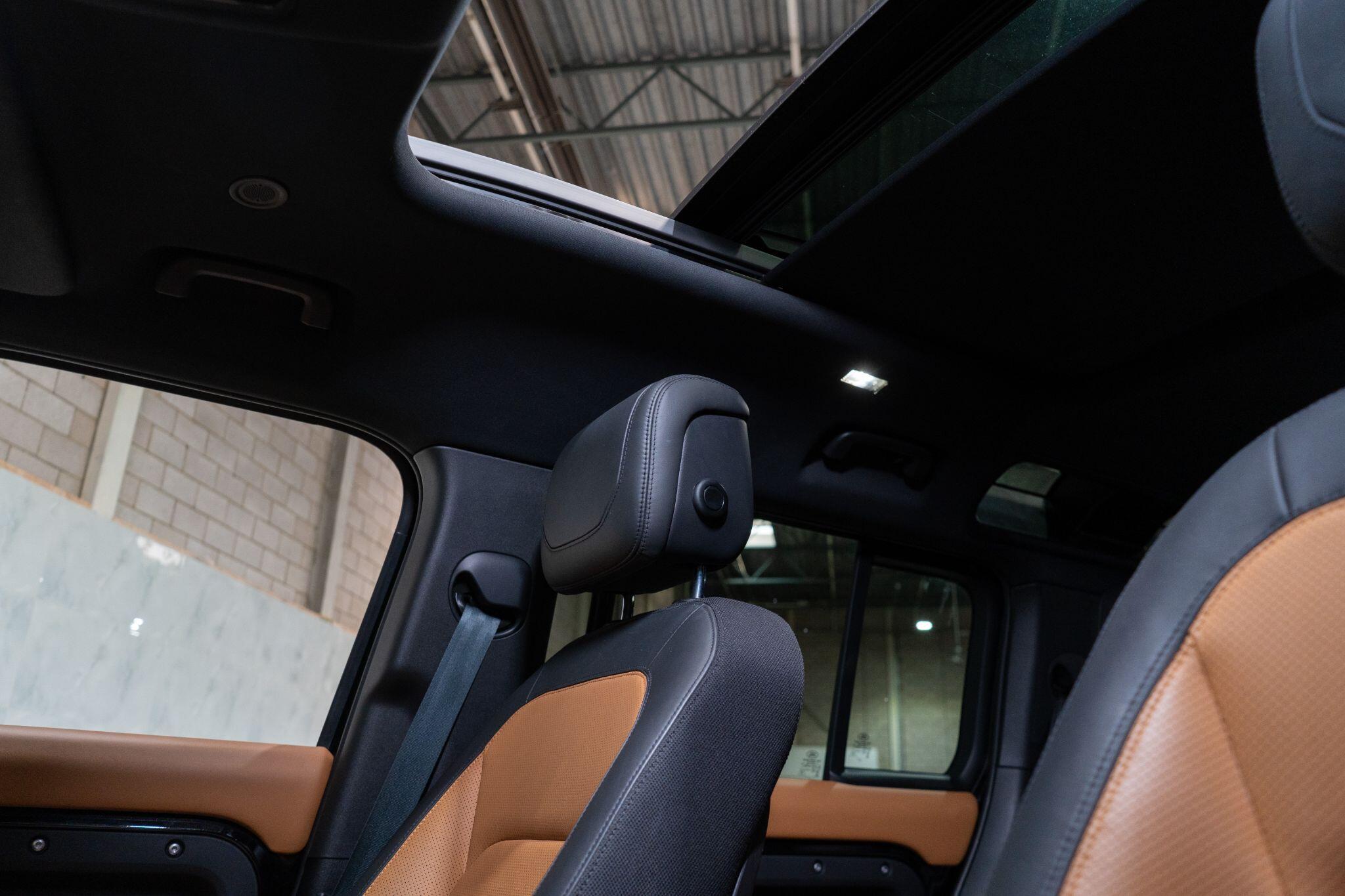 Land Rover Defender view 40