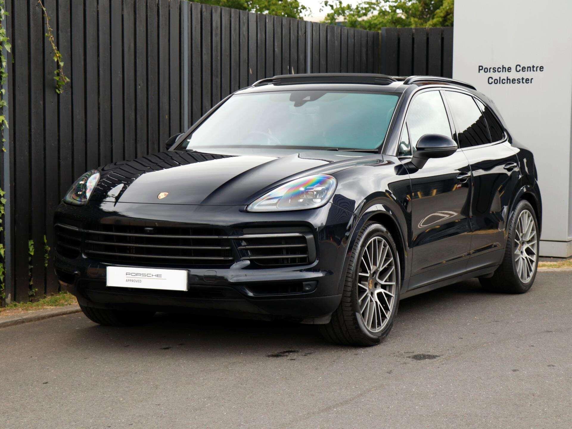 Porsche Cayenne view 37