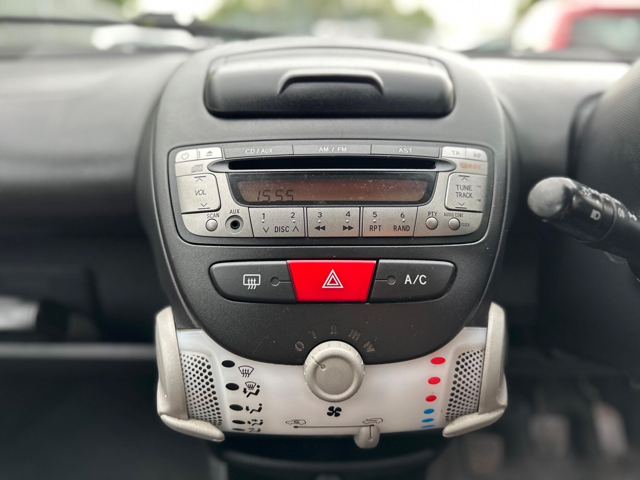 2014 Toyota AYGO image 18