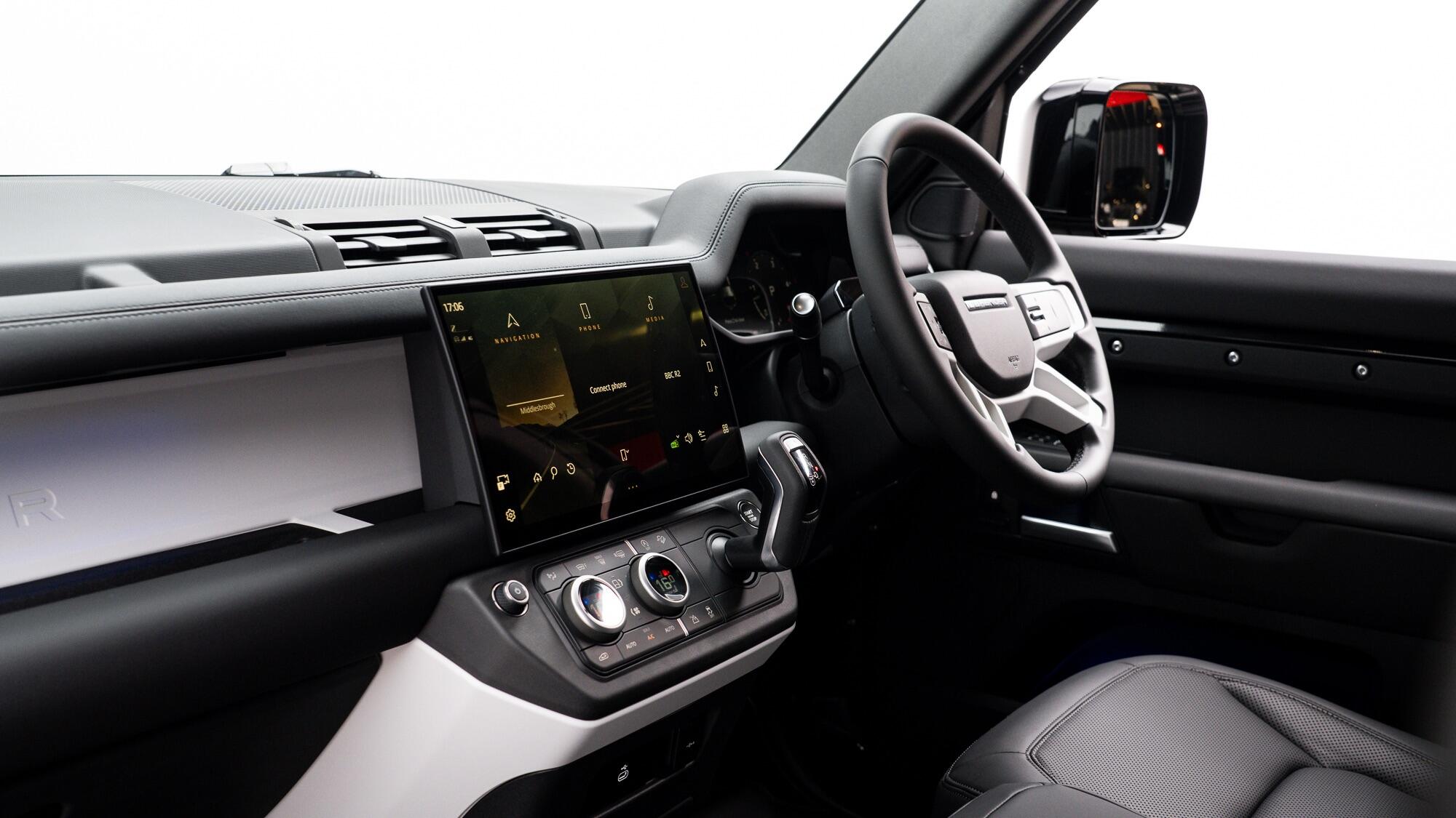 Land Rover Defender view 43