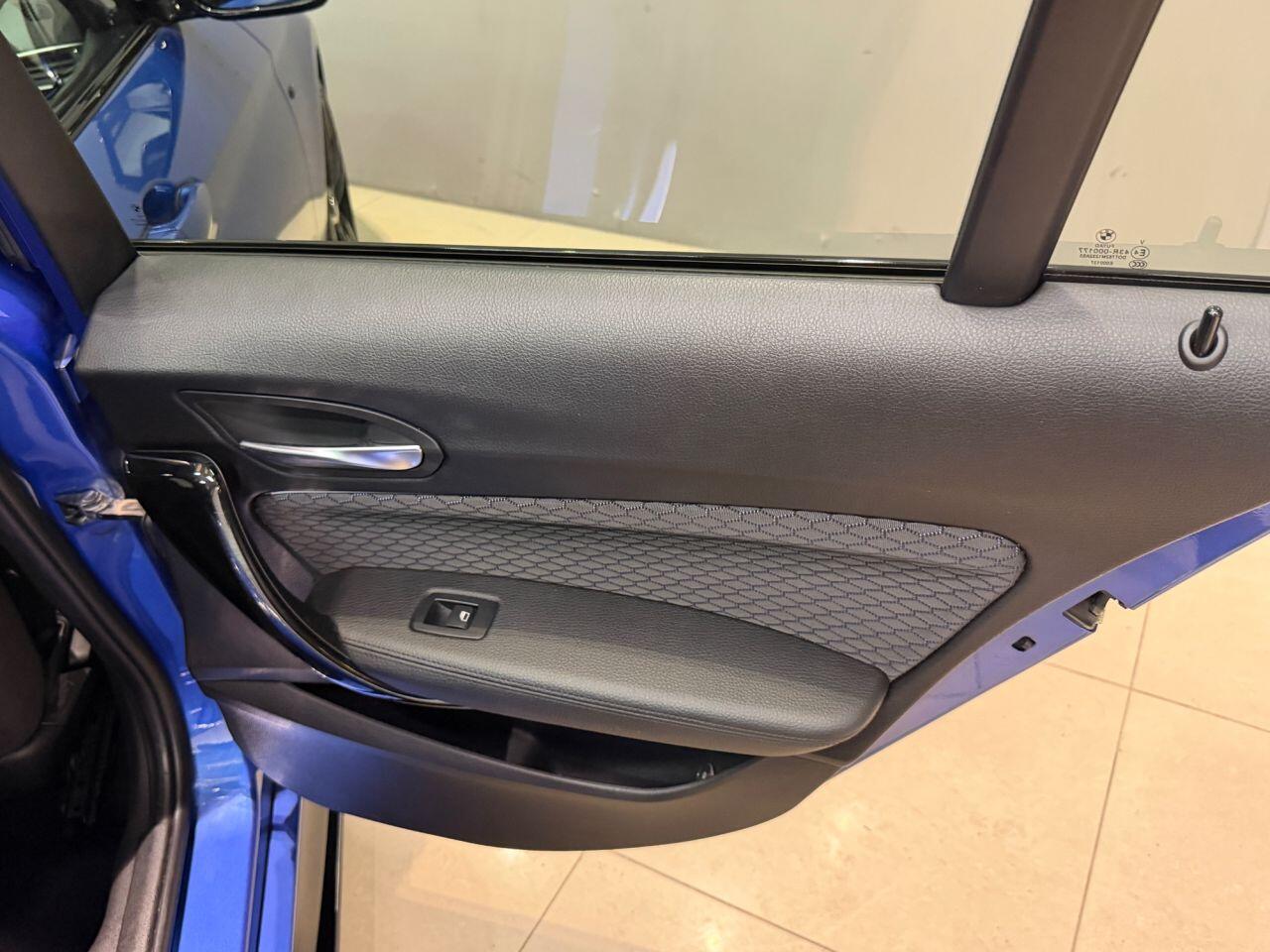 BMW 1 Series view 25