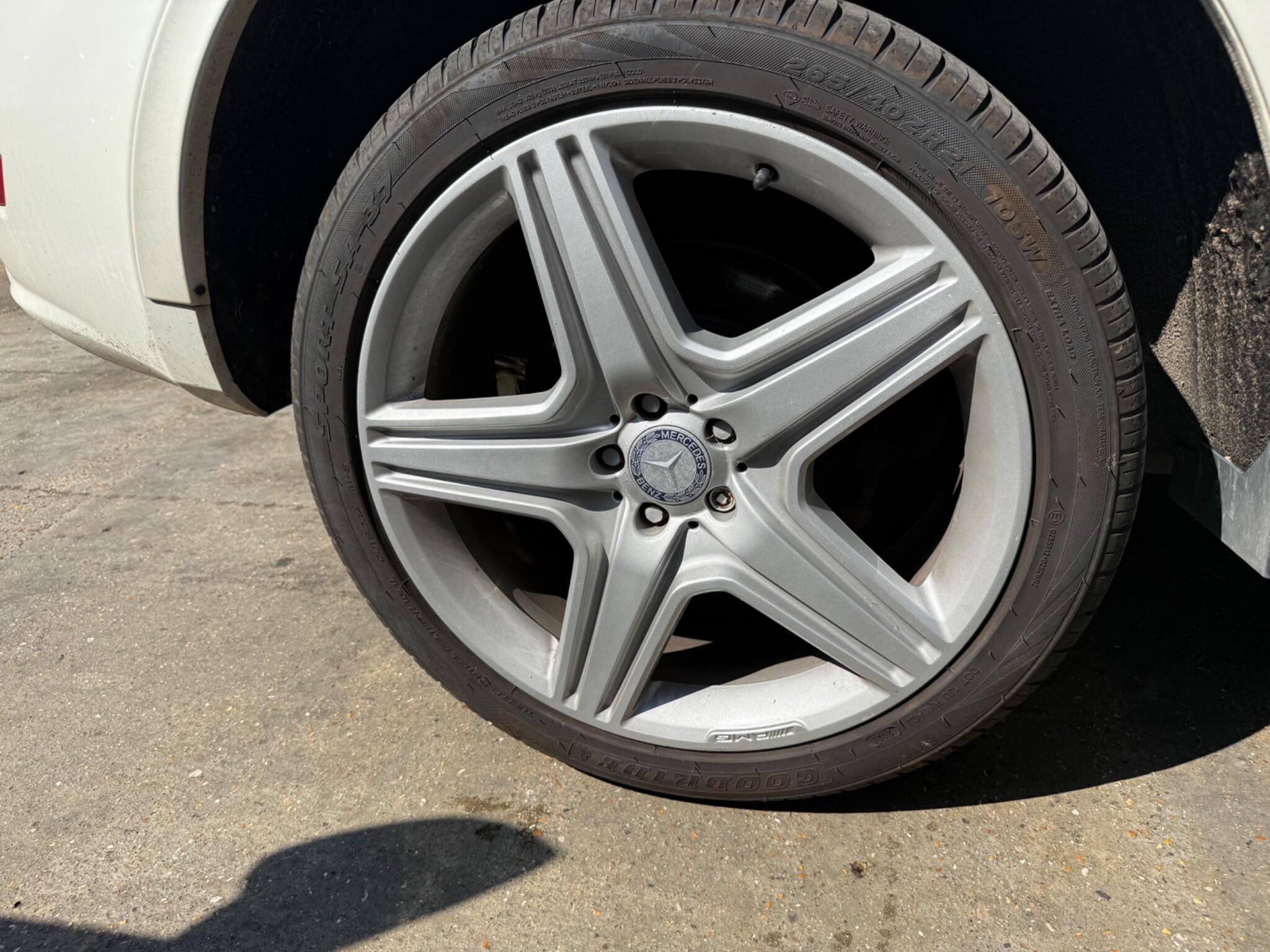 Mercedes-Benz M Class view 20