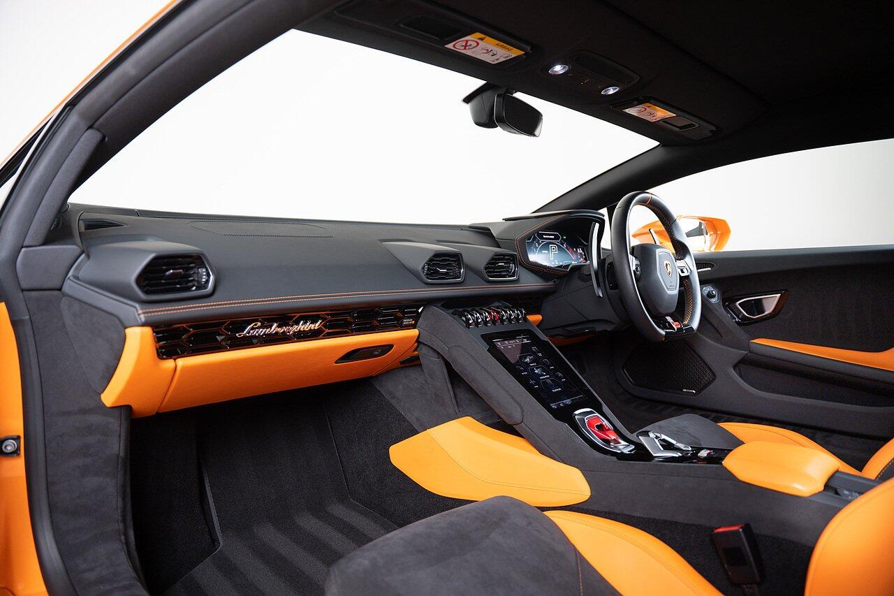Lamborghini Huracan view 6