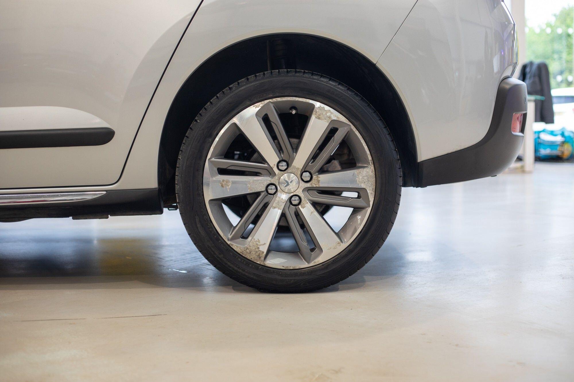 Peugeot 3008 view 6