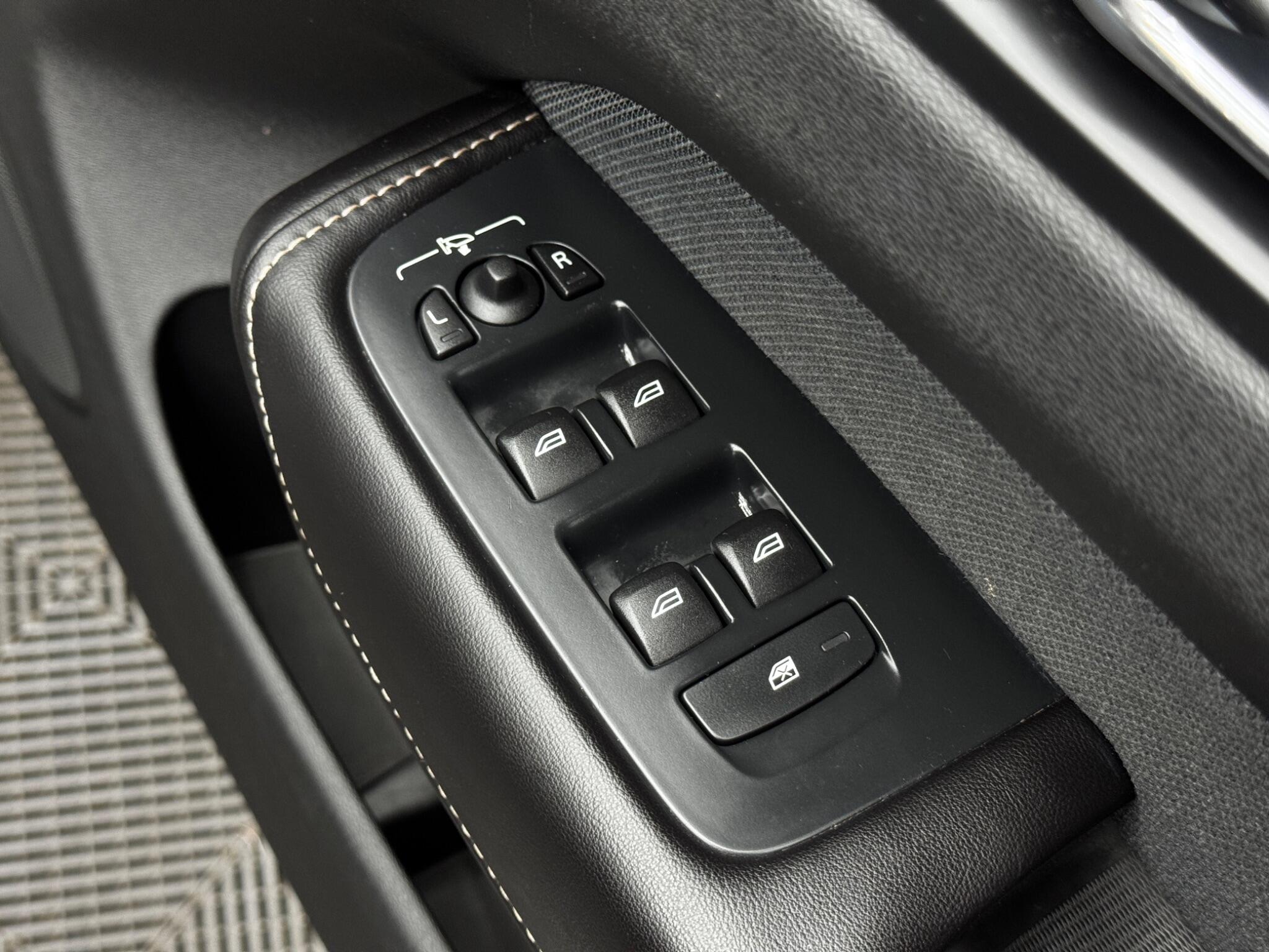 Volvo XC60 view 41