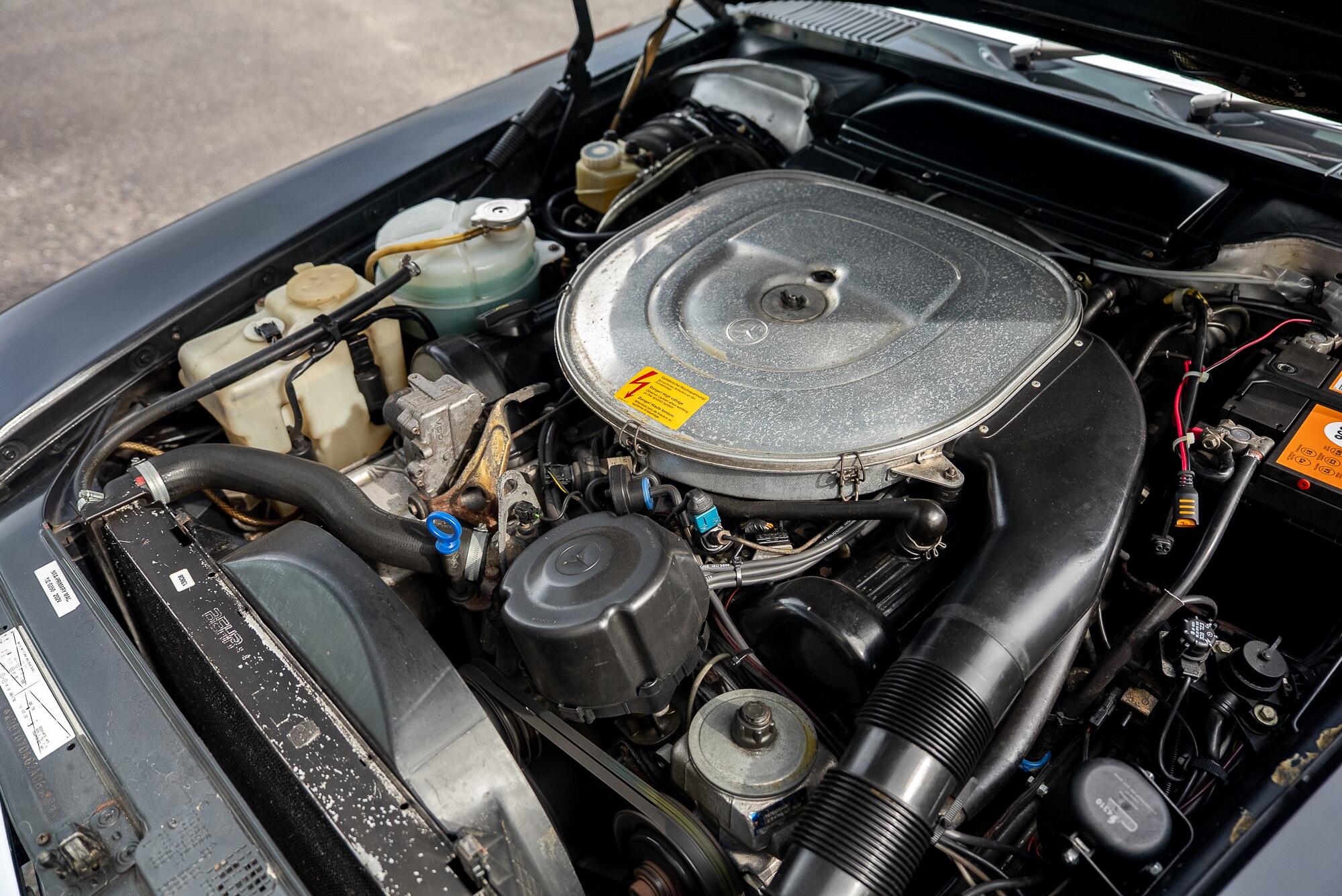 Mercedes-Benz 500 SL view 88