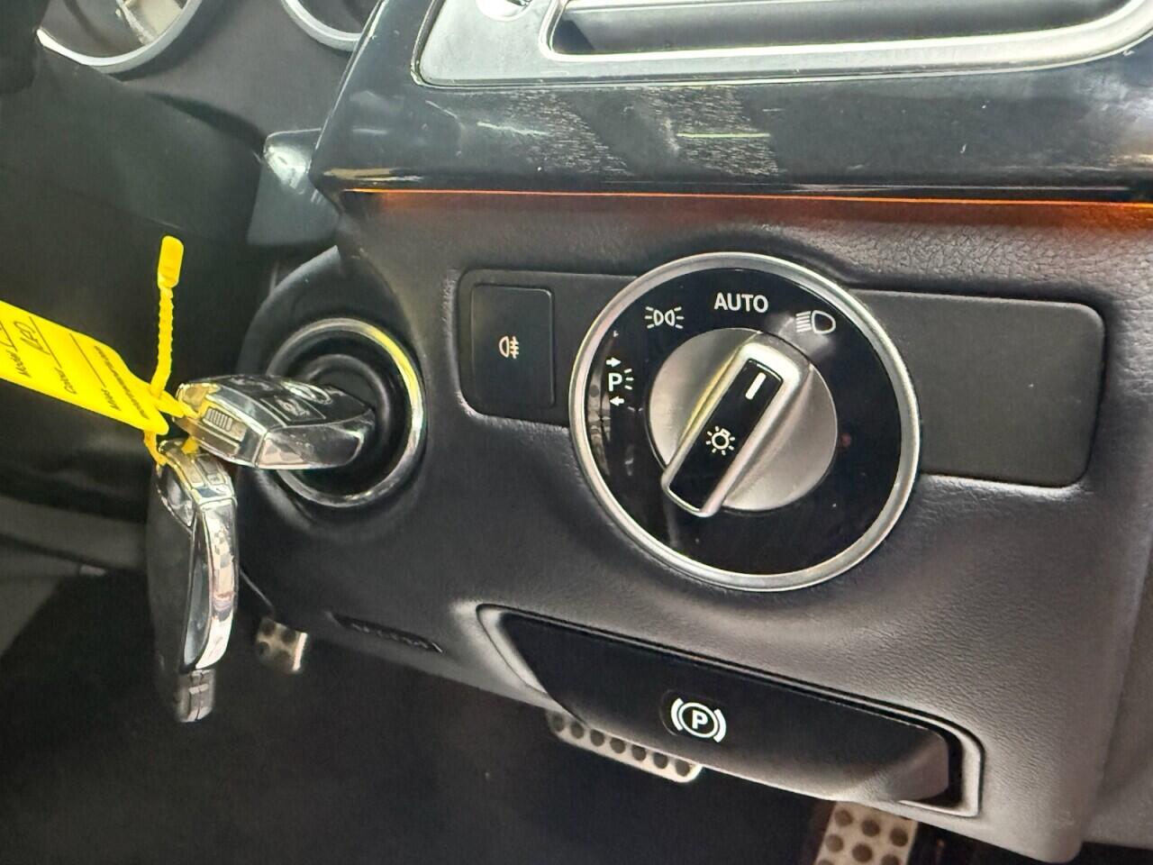 Mercedes-Benz CLS view 11