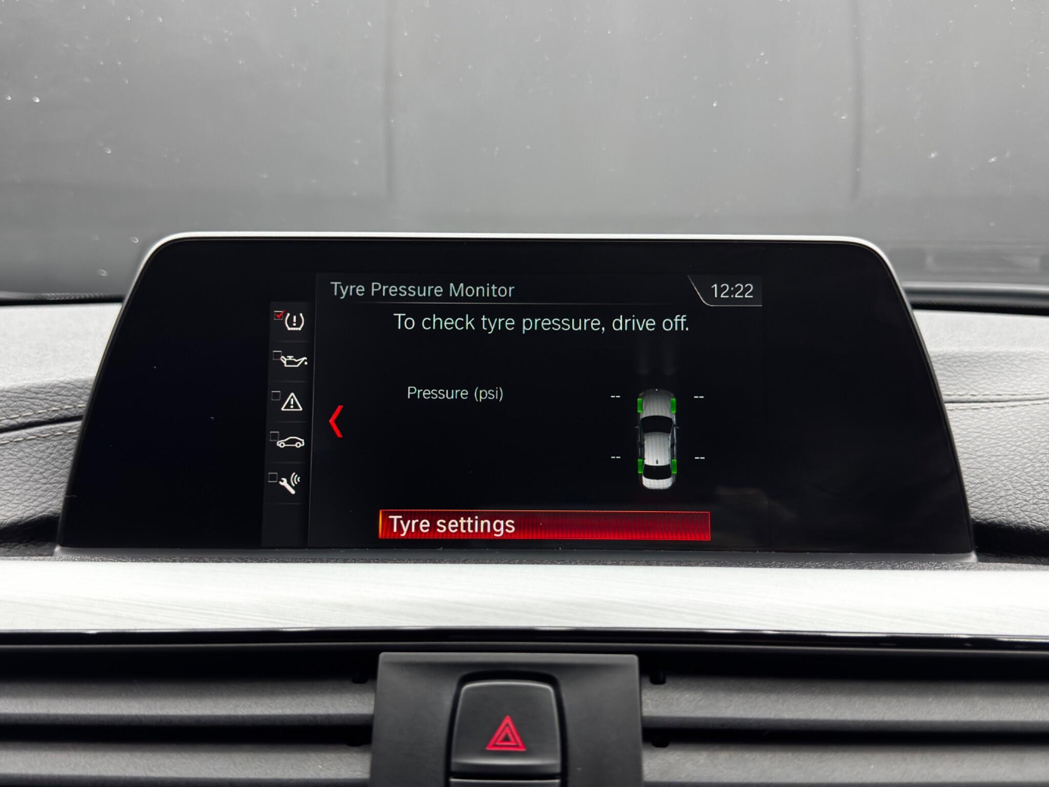 BMW 3 Series view 33