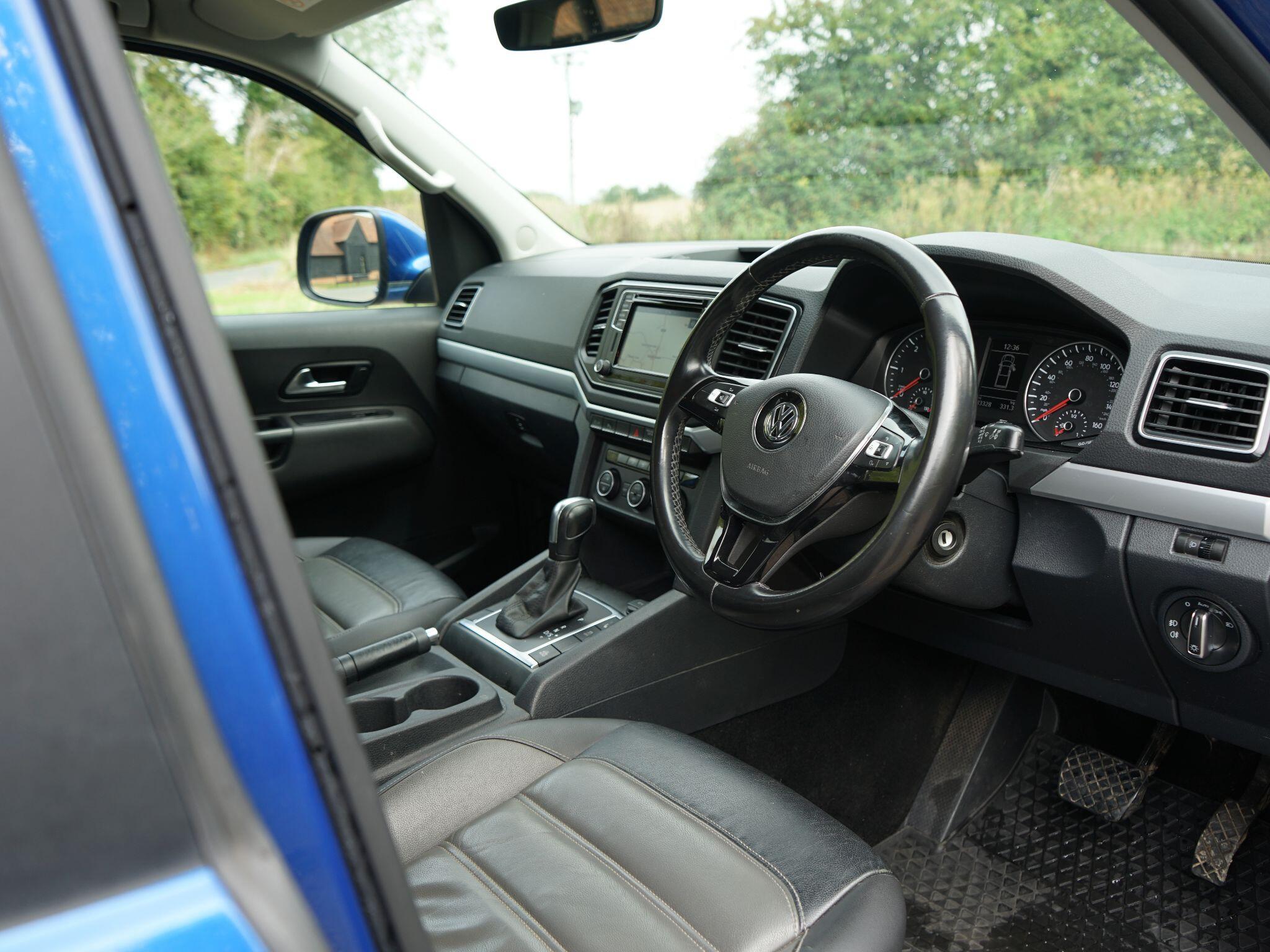 Volkswagen Amarok view 21