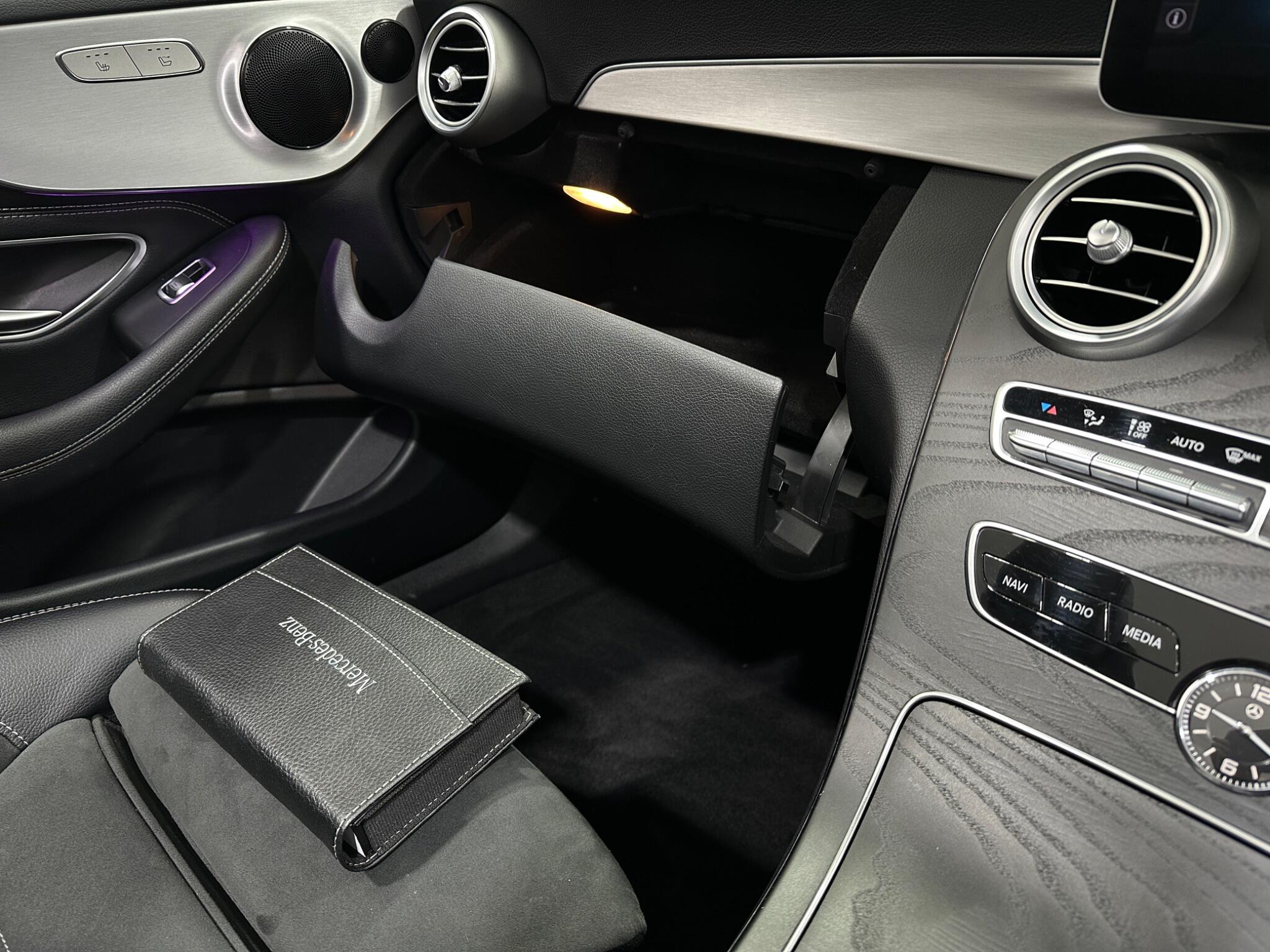 Mercedes-Benz C-Class view 30