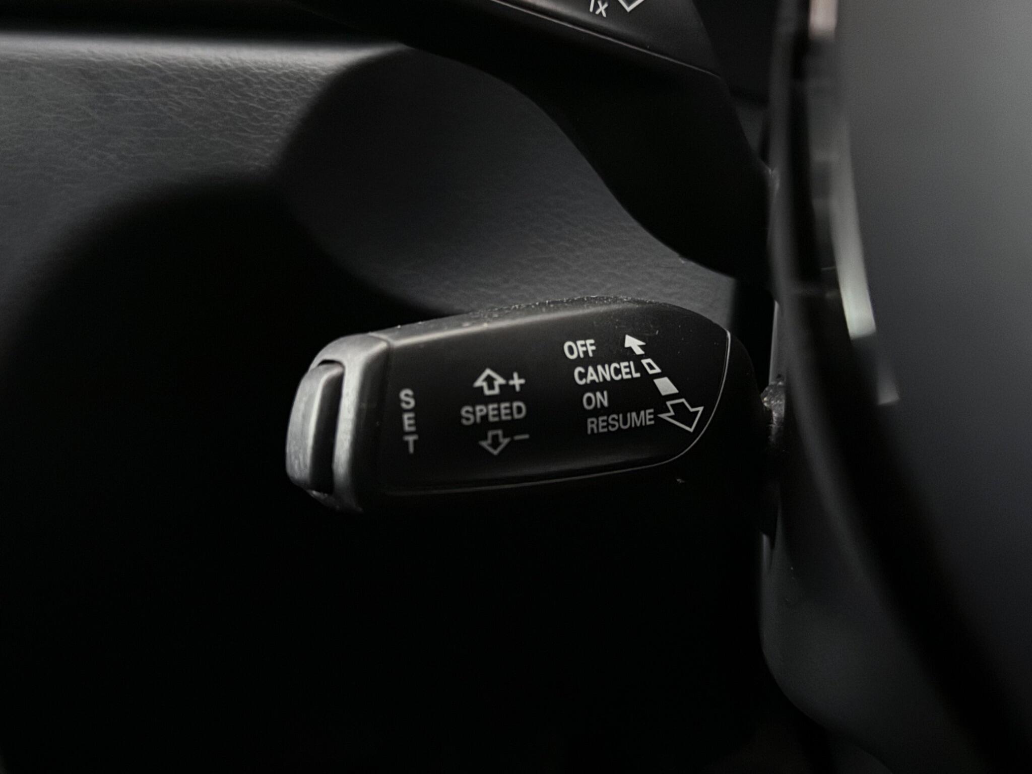 Audi Q3 view 20