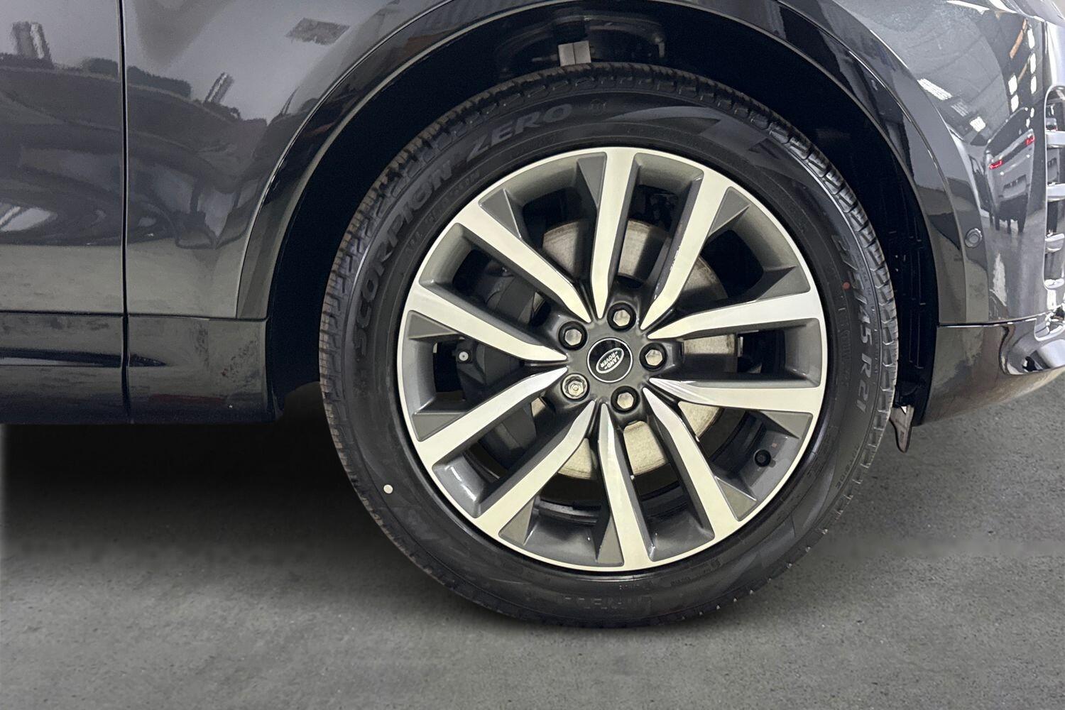Land Rover Discovery view 6