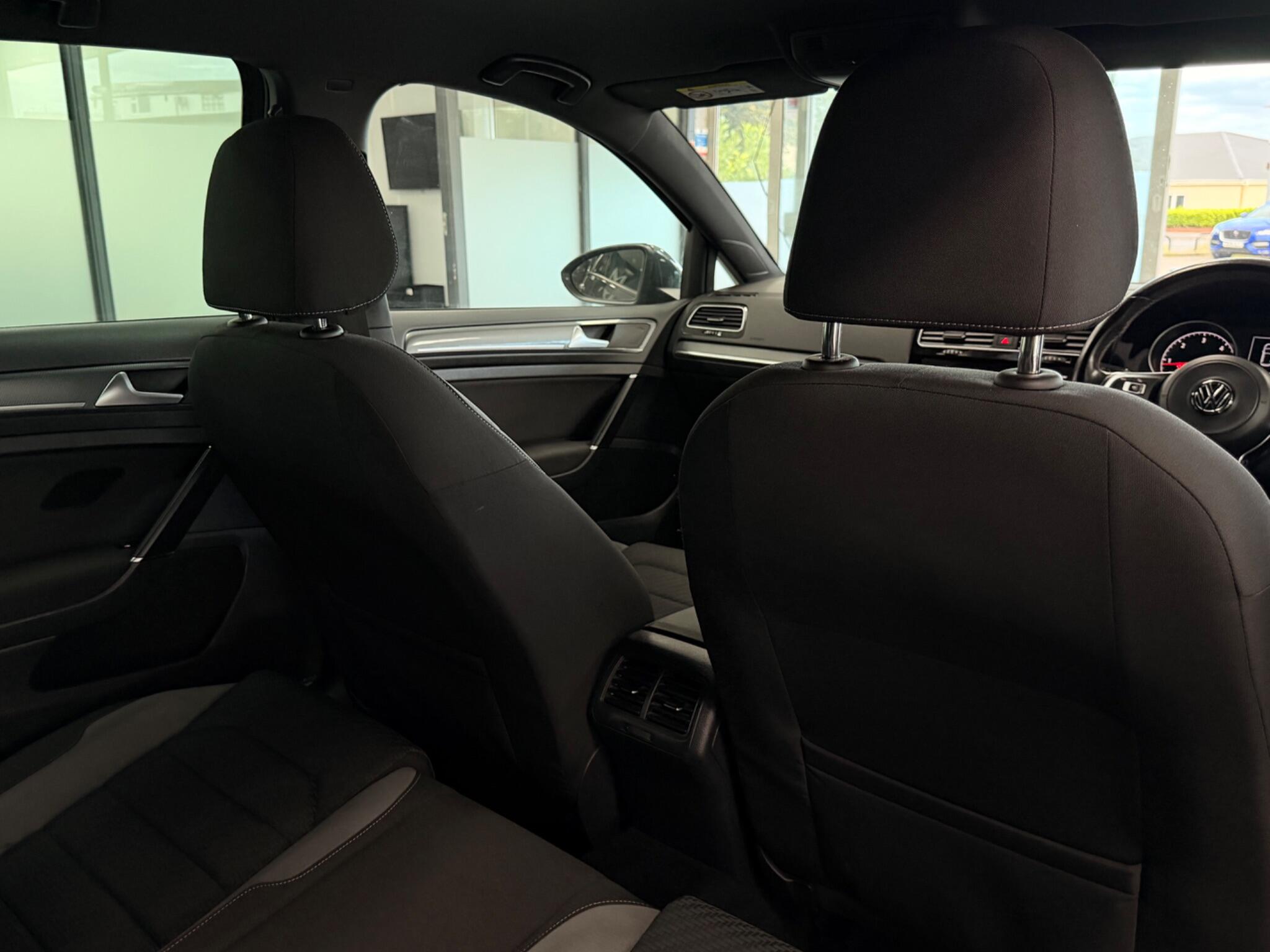 Volkswagen Golf view 31