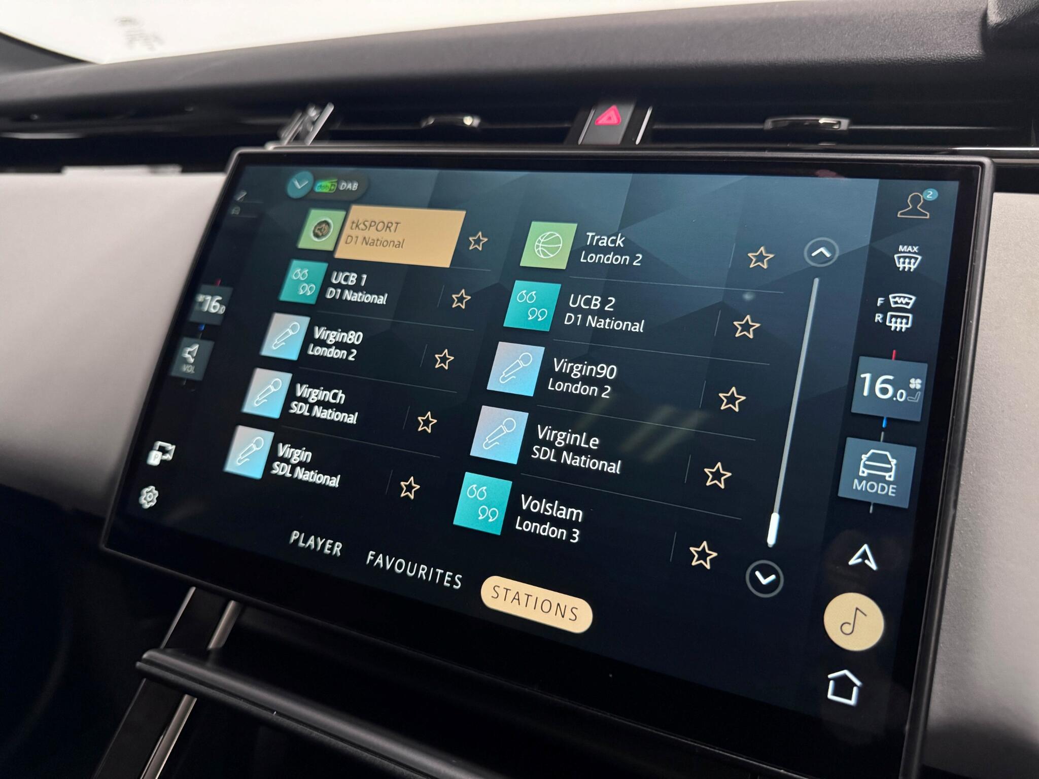 Land Rover Range Rover Velar view 39