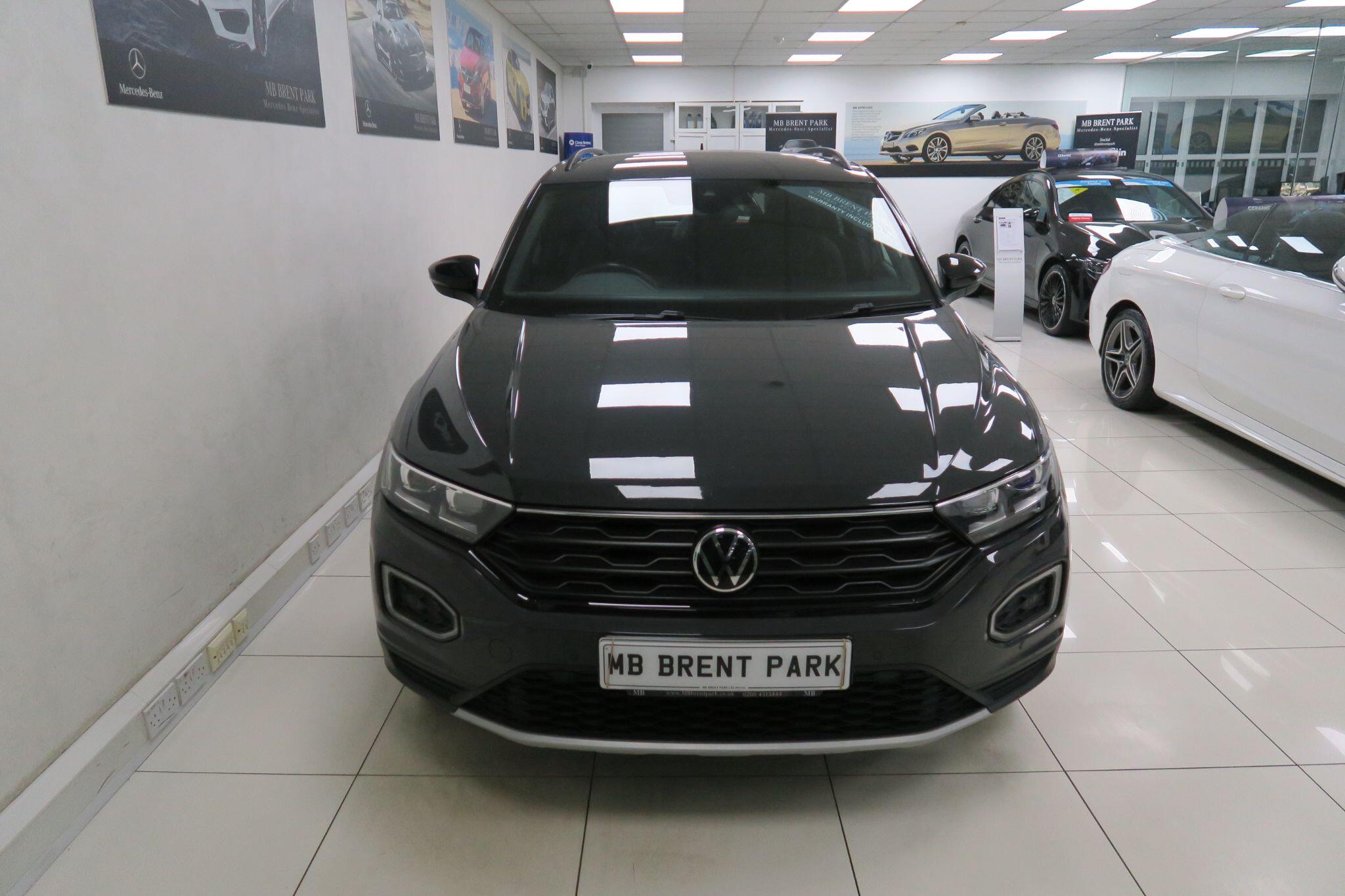 Volkswagen T-Roc view 2