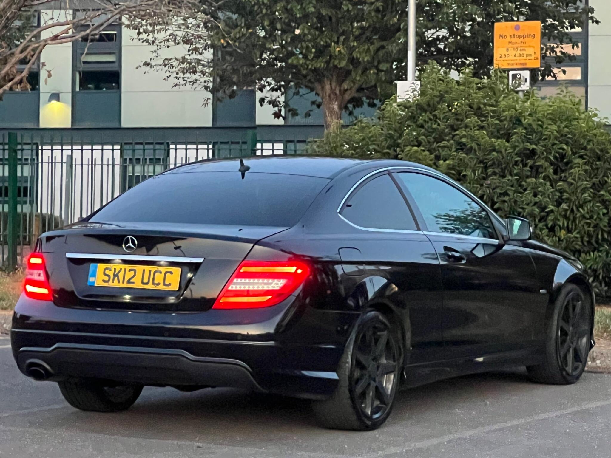 Mercedes-Benz C-Class view 9