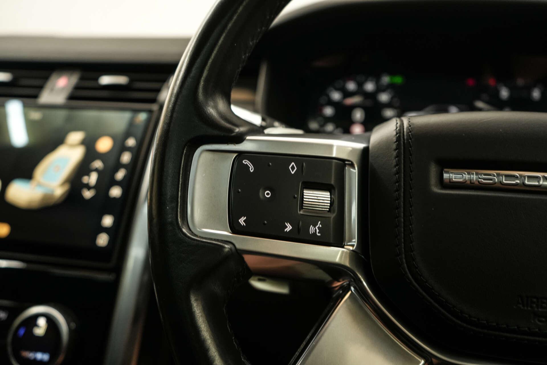 Land Rover Discovery view 45