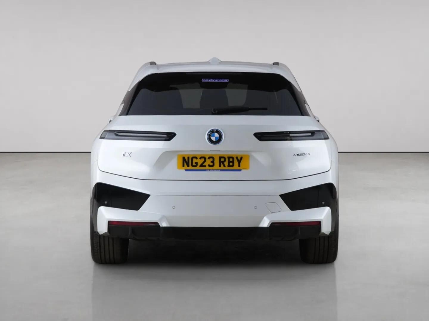 BMW Ix view 7
