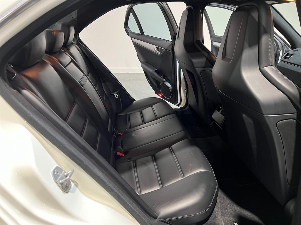 Mercedes-Benz C-Class view 43