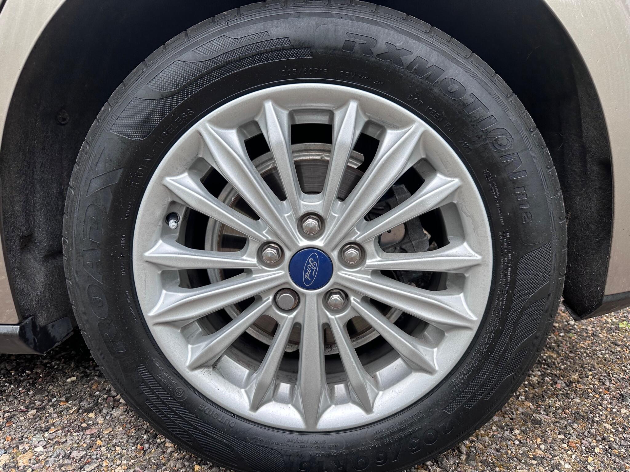 2019 Ford Focus image 32