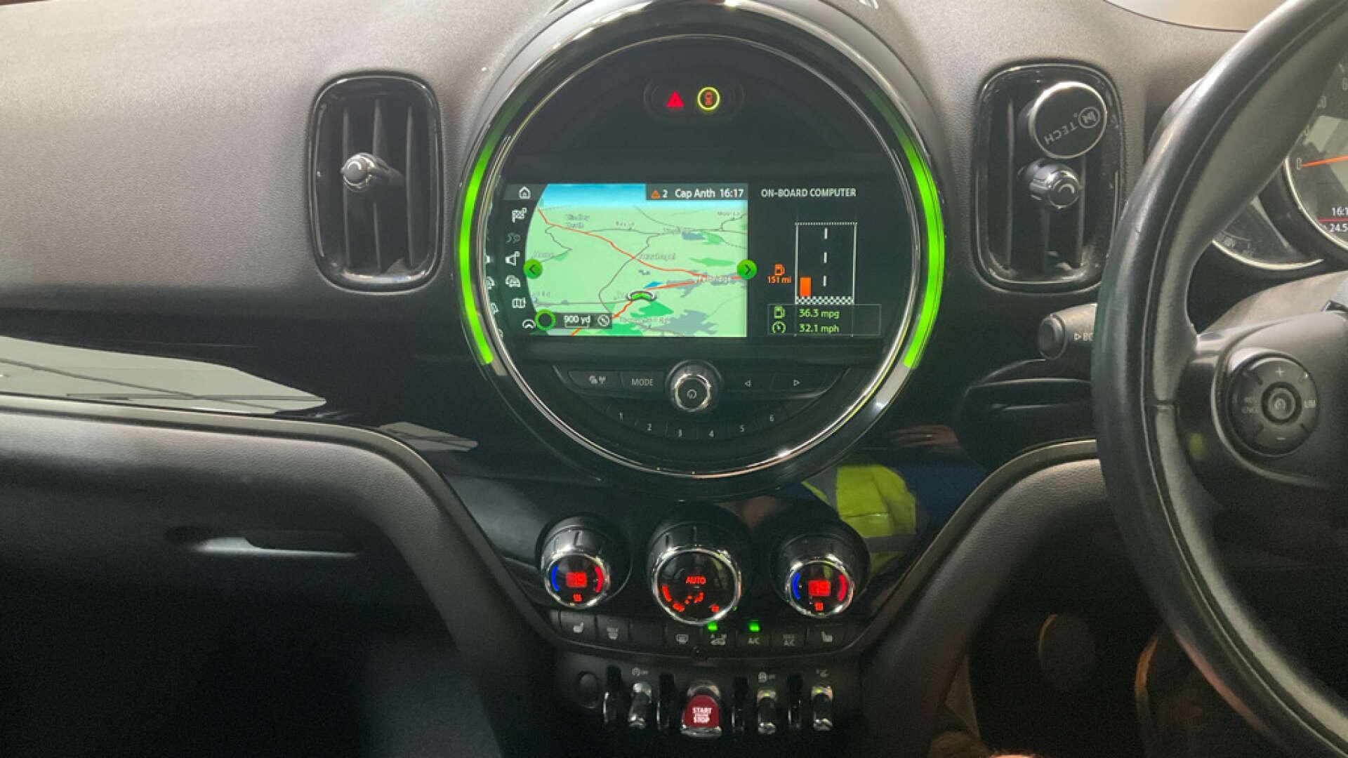 MINI Countryman view 13
