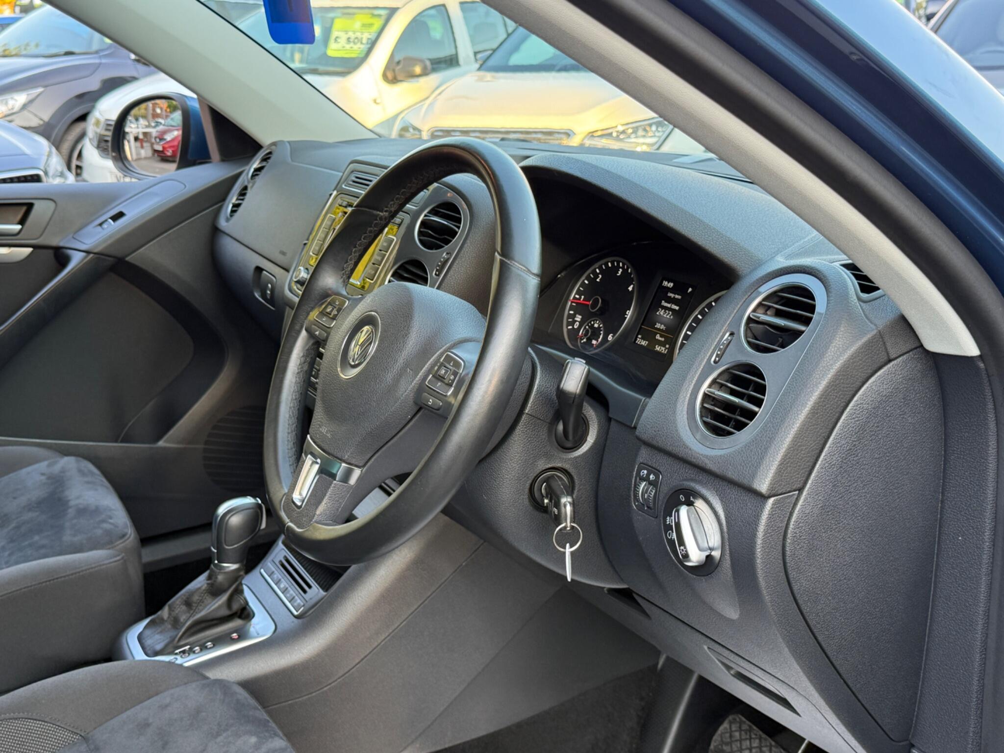 Volkswagen Tiguan - Image 40