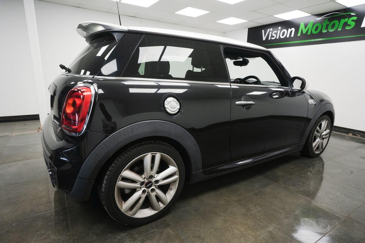 Mini Hatch view 3
