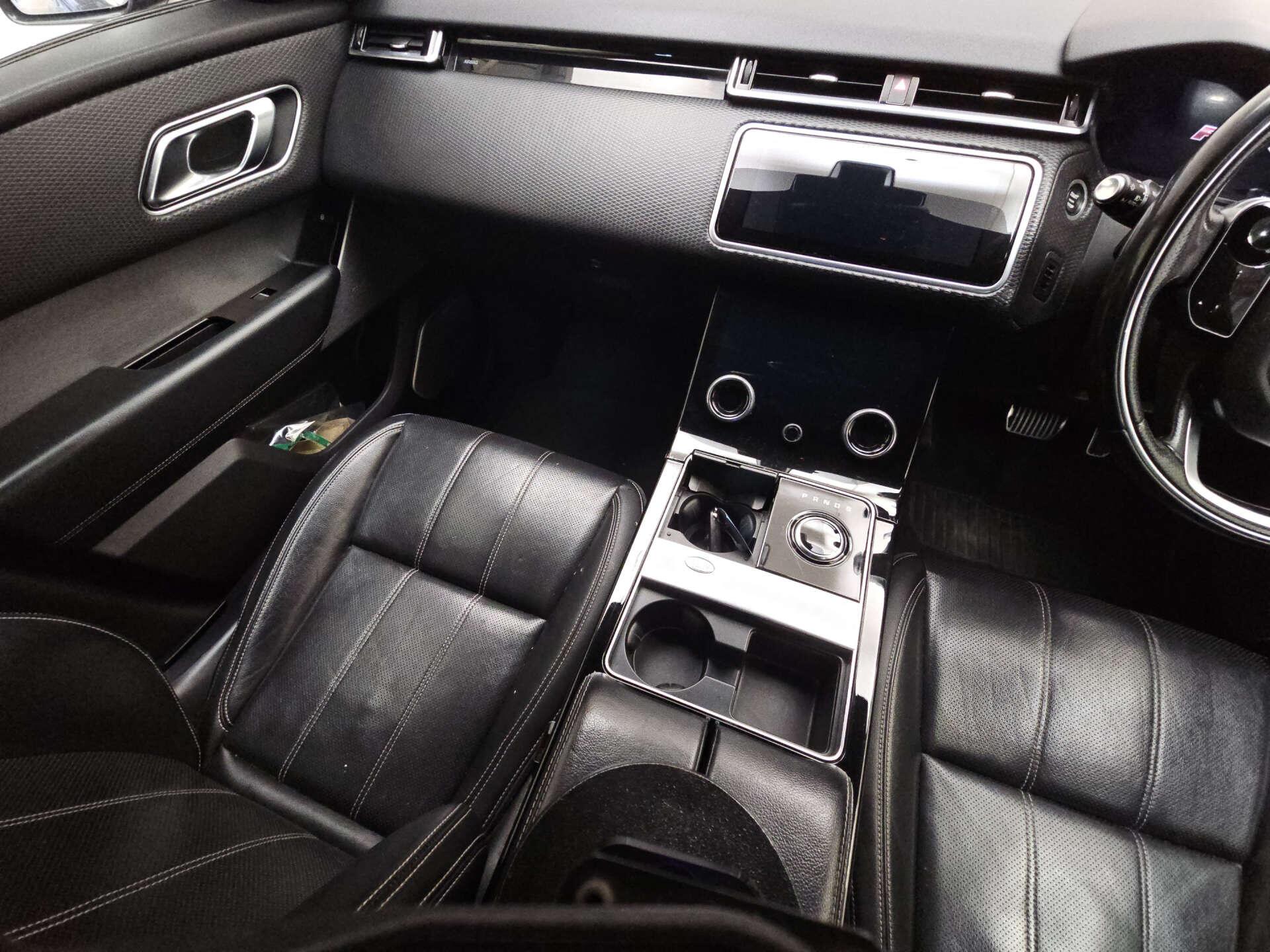 Land Rover Range Rover Velar view 9