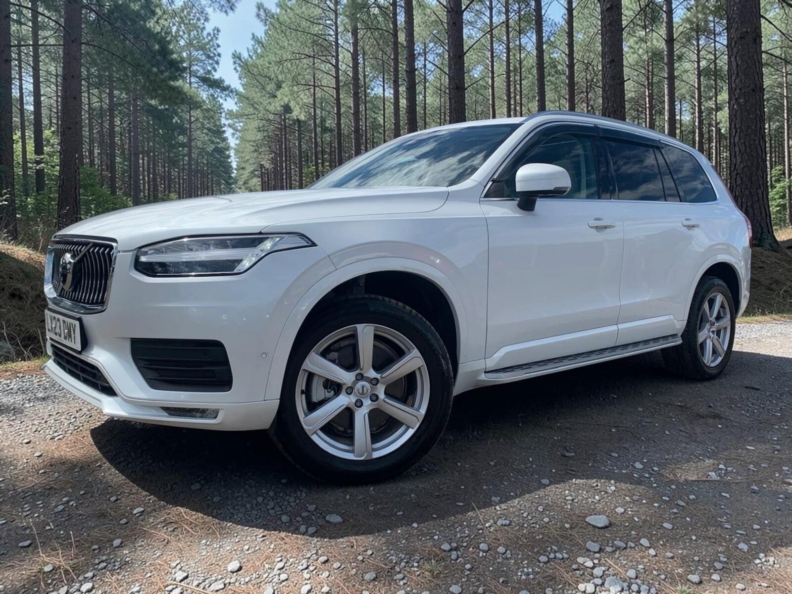Volvo XC90 view 5