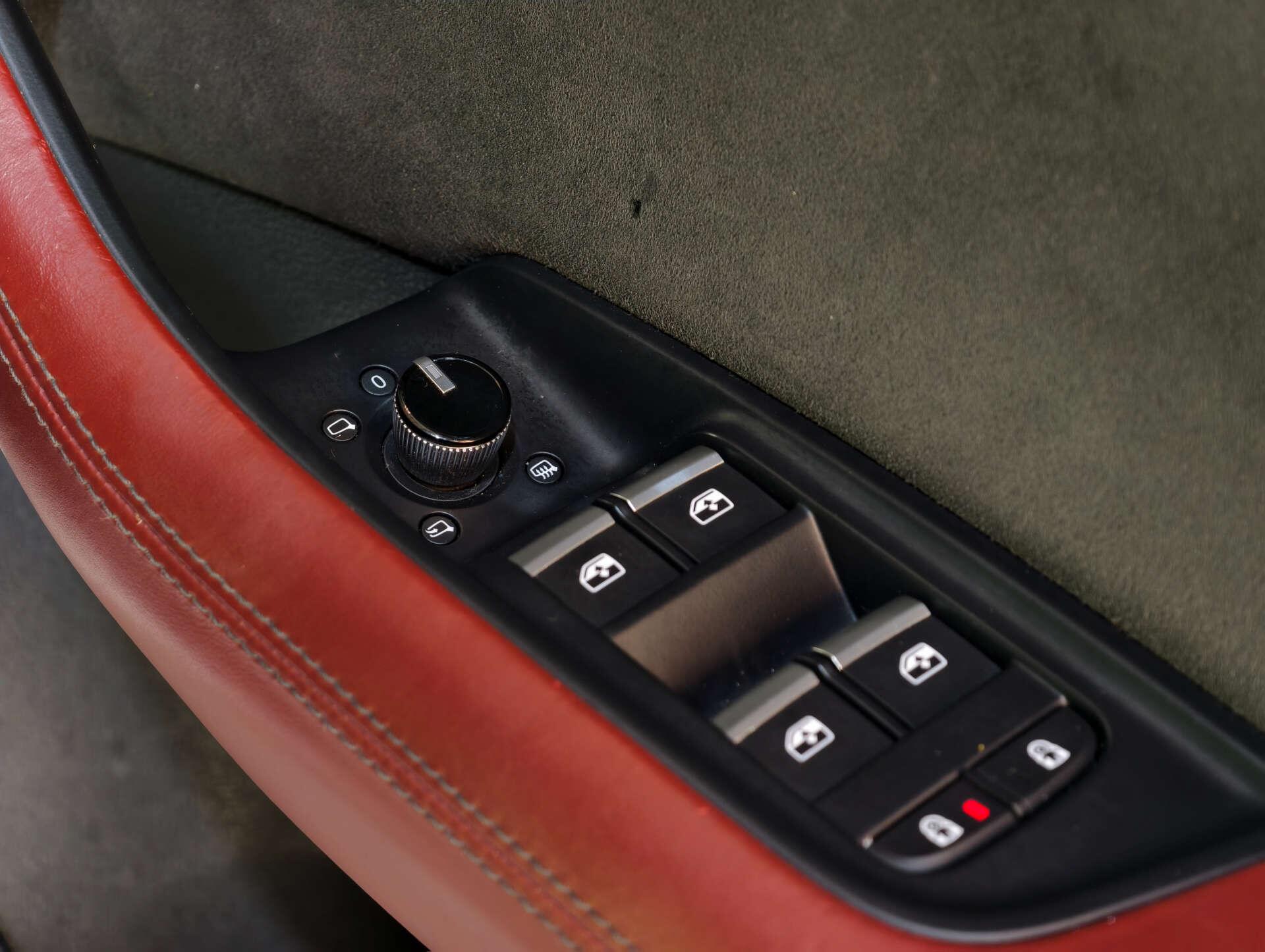 Audi SQ8 view 23