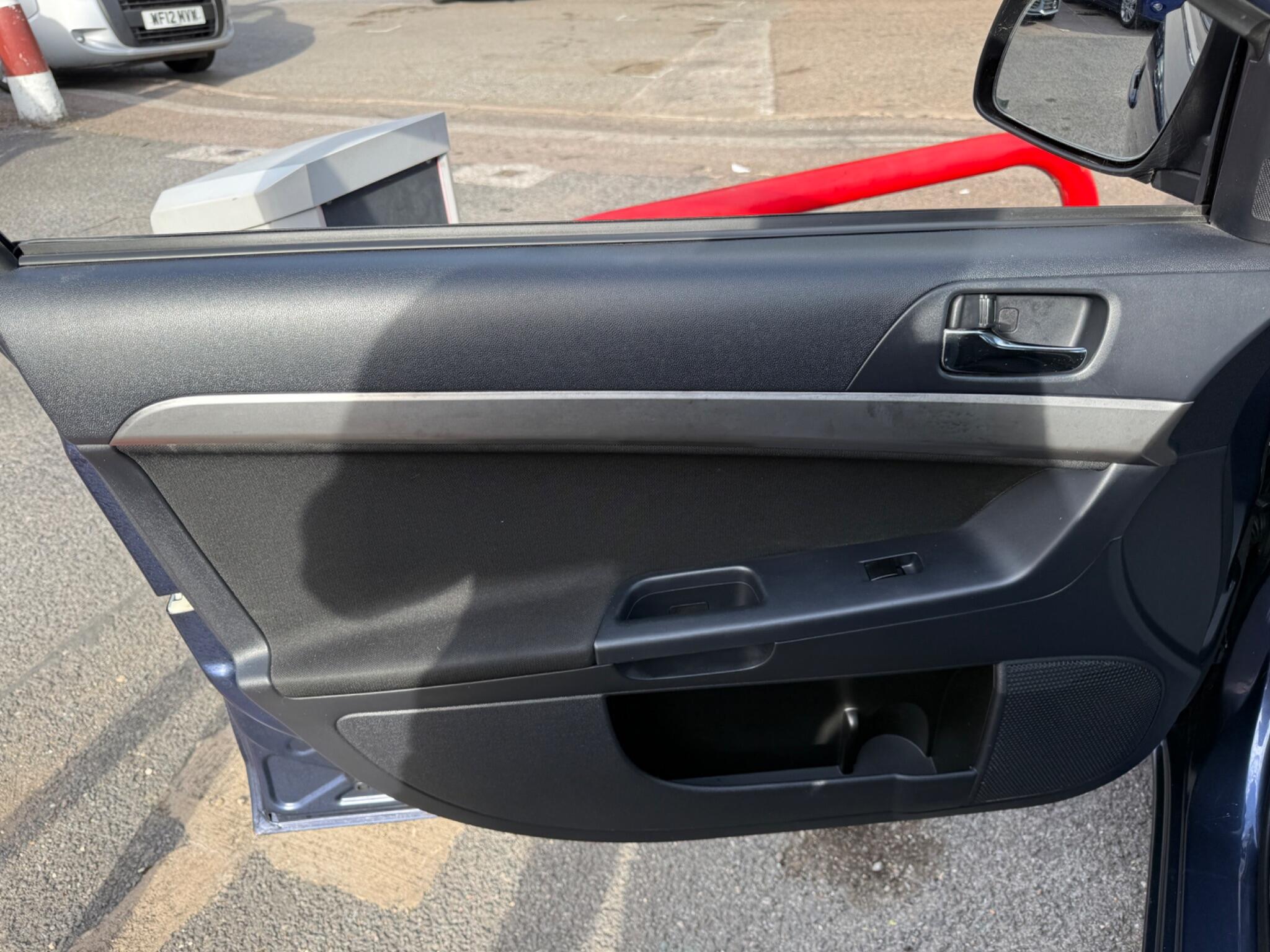 Mitsubishi Lancer - Image 46