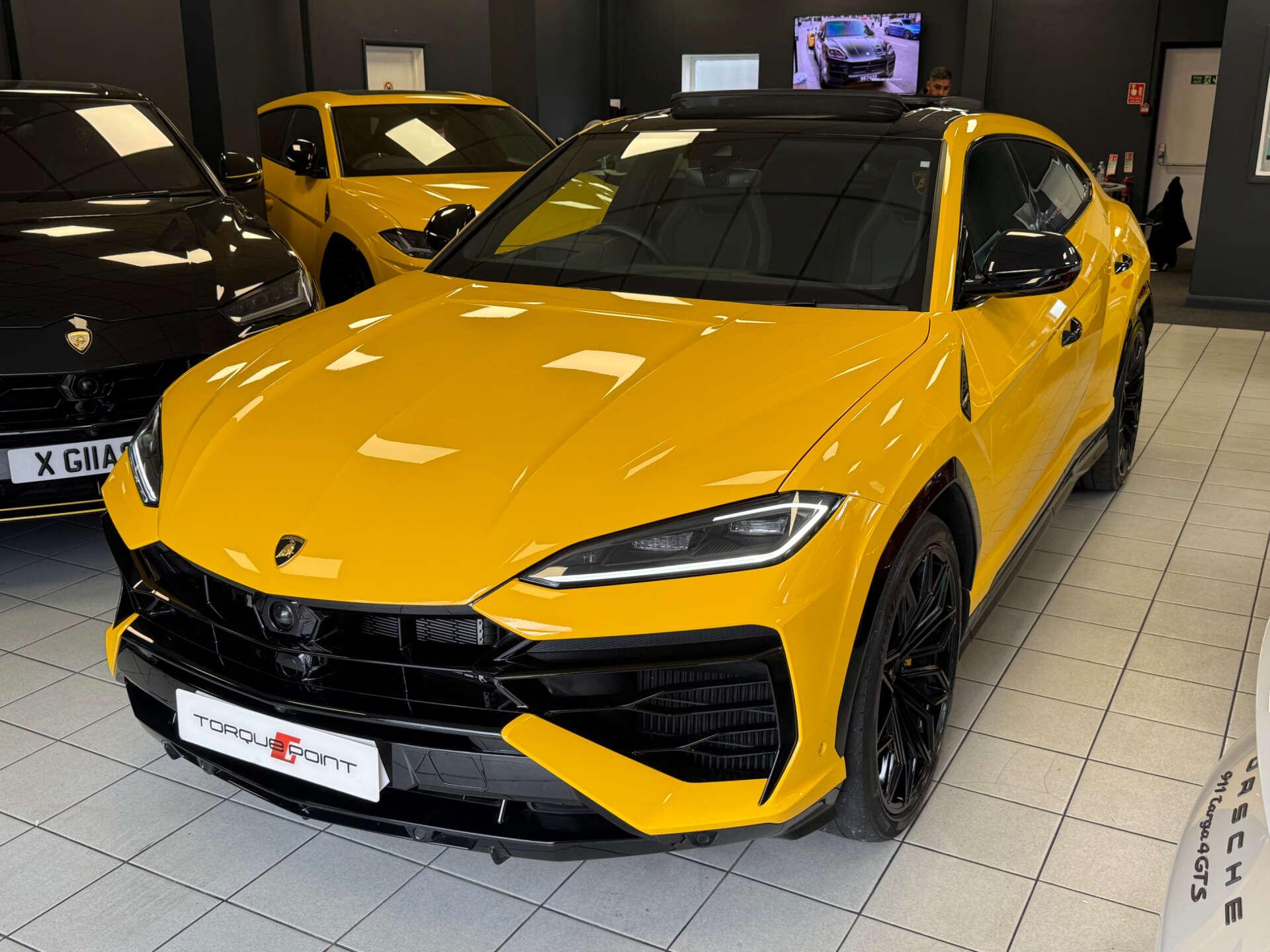 Lamborghini Urus view 22