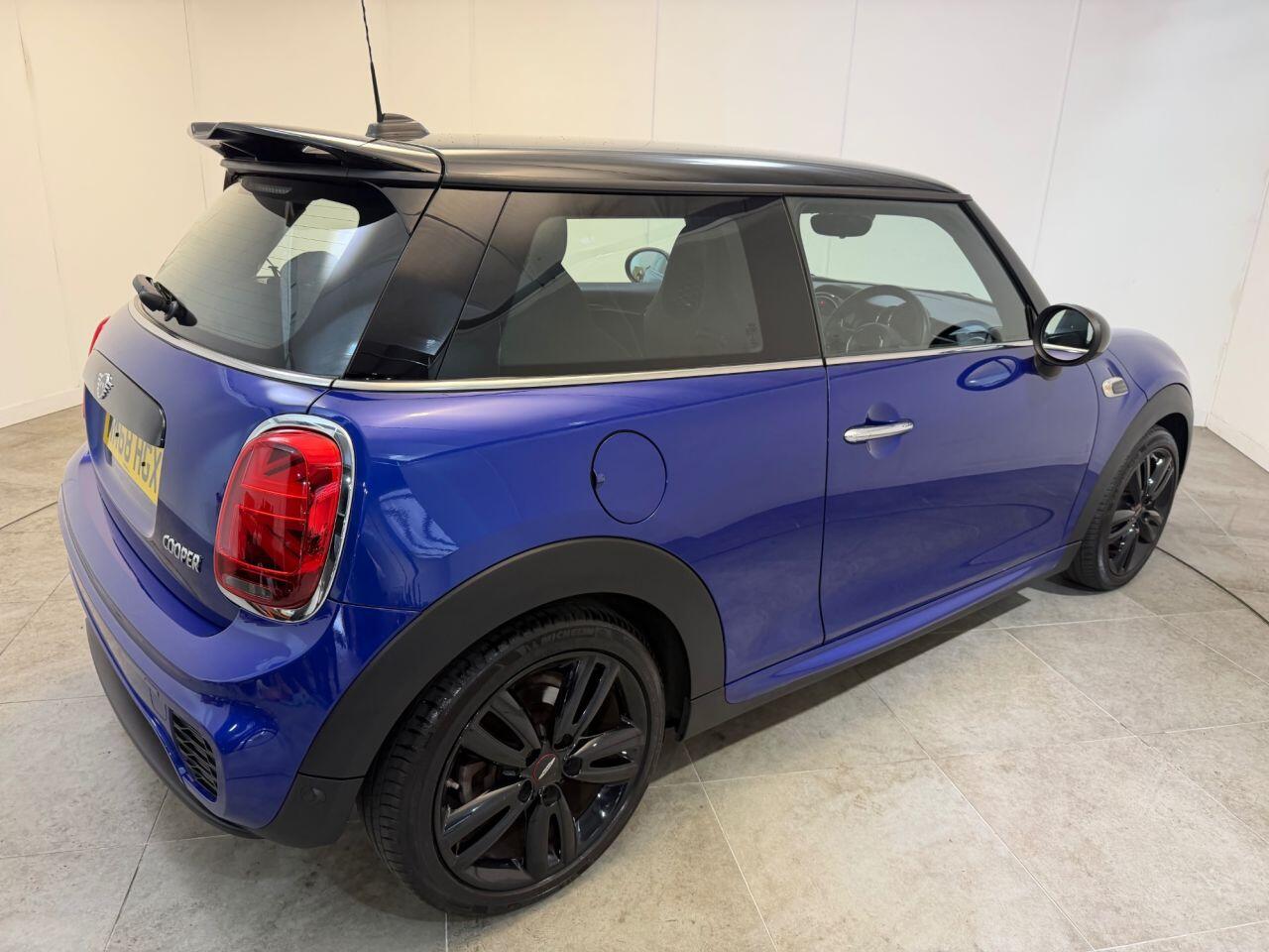 Mini Cooper view 31