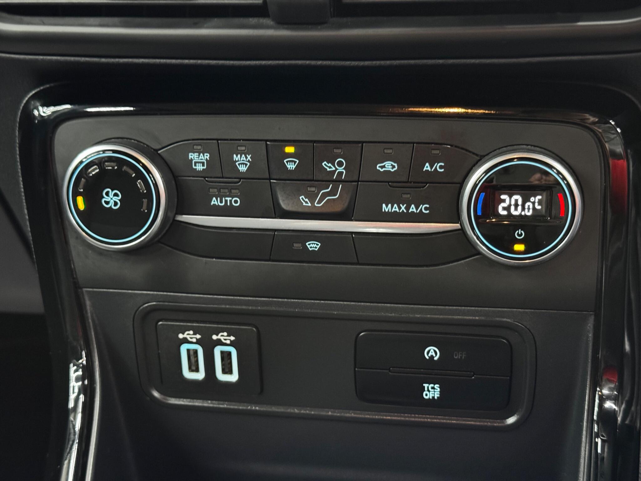 Ford EcoSport view 26