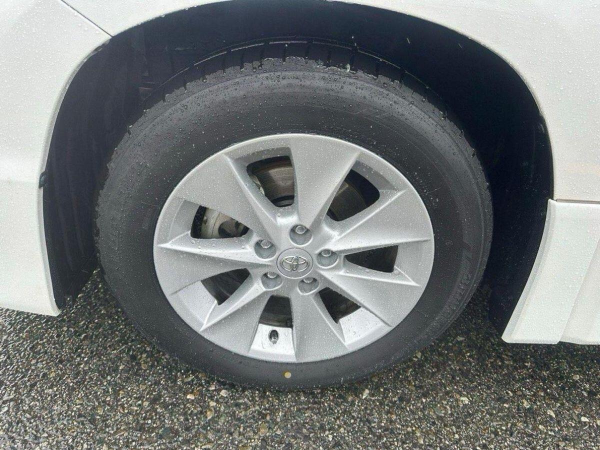 Toyota Vellfire view 9