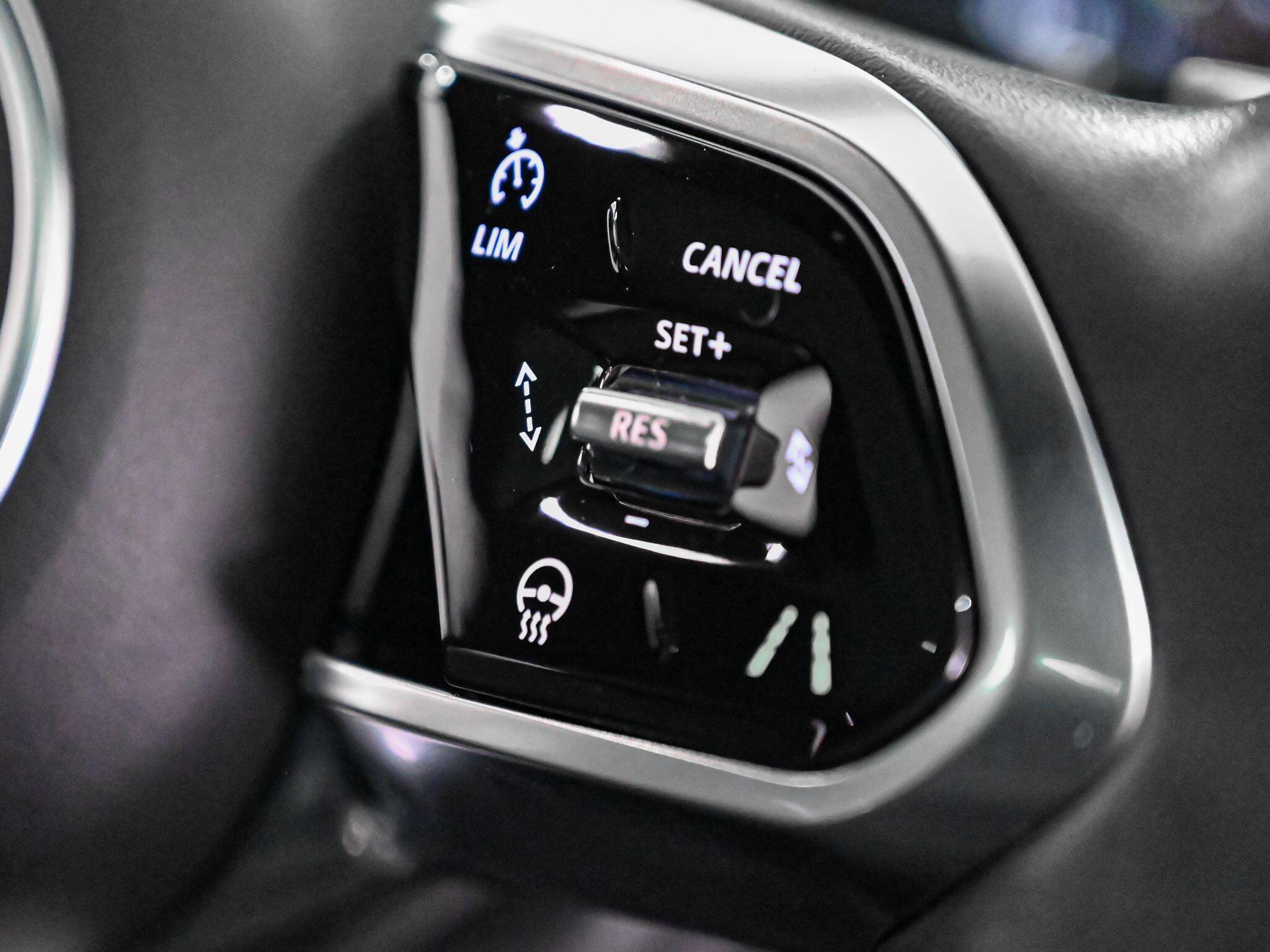 Jaguar F-Pace view 10