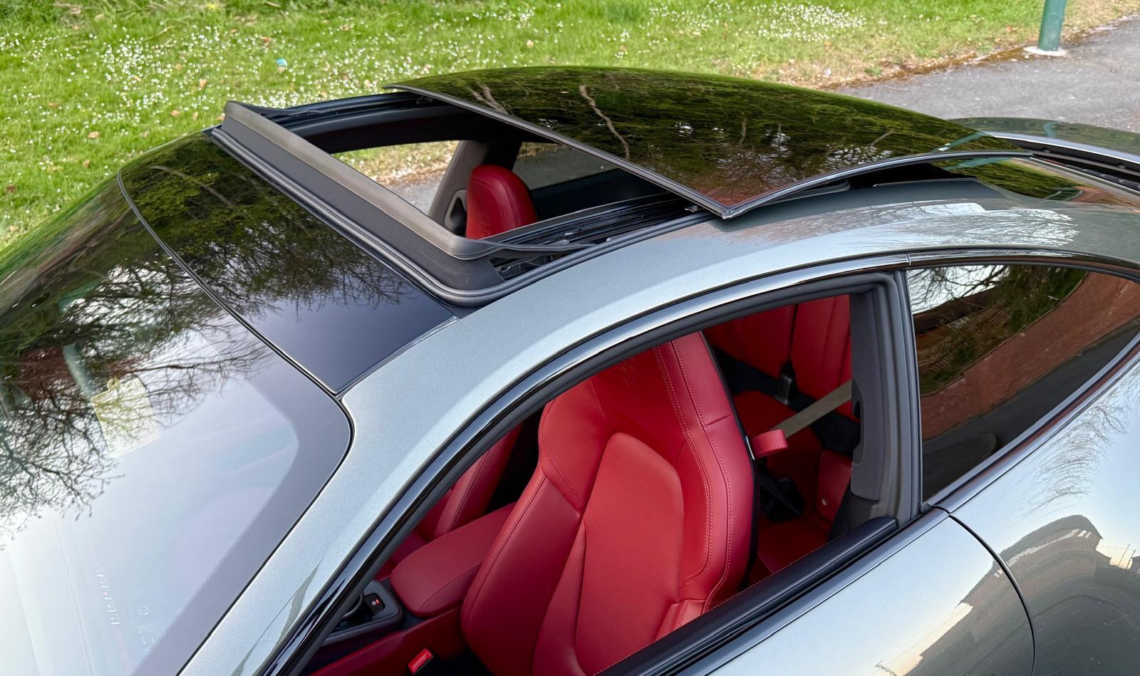 Porsche 911 view 10