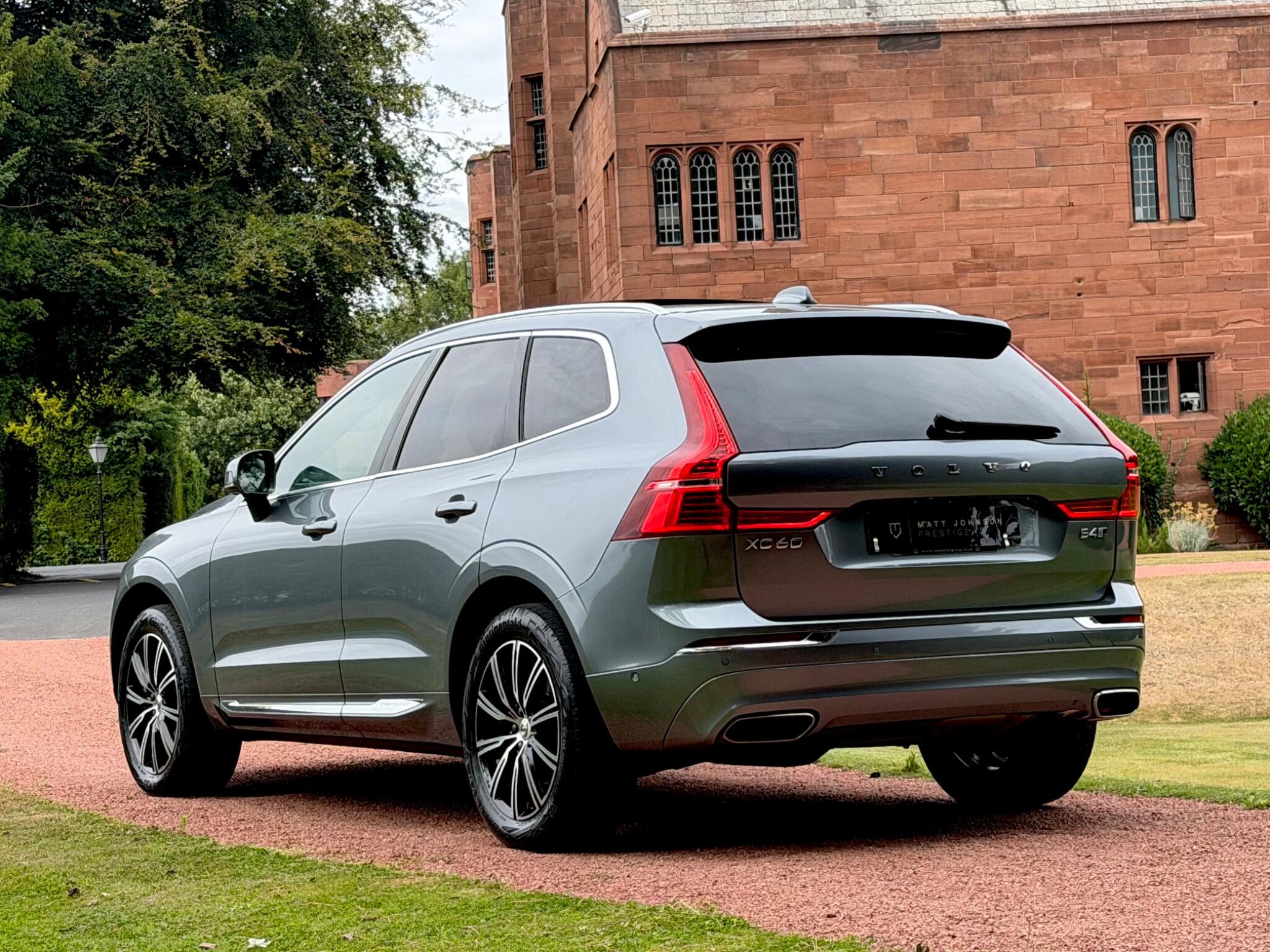 Volvo XC60 view 5