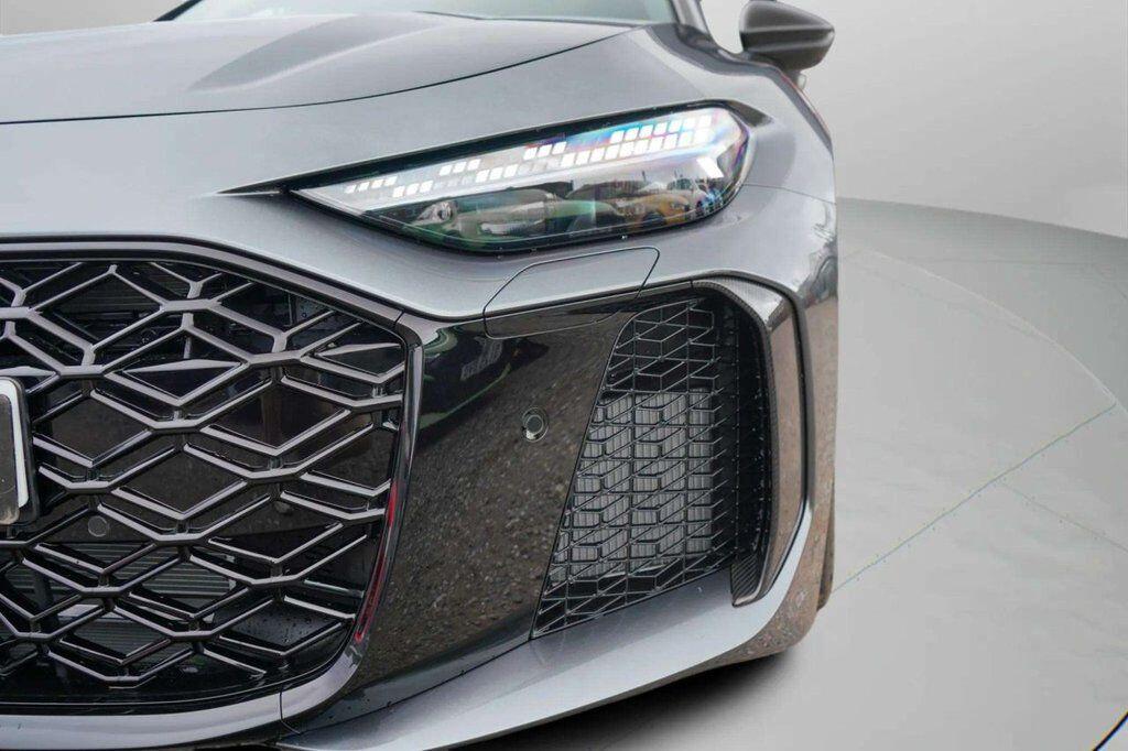 Audi RS5 view 11