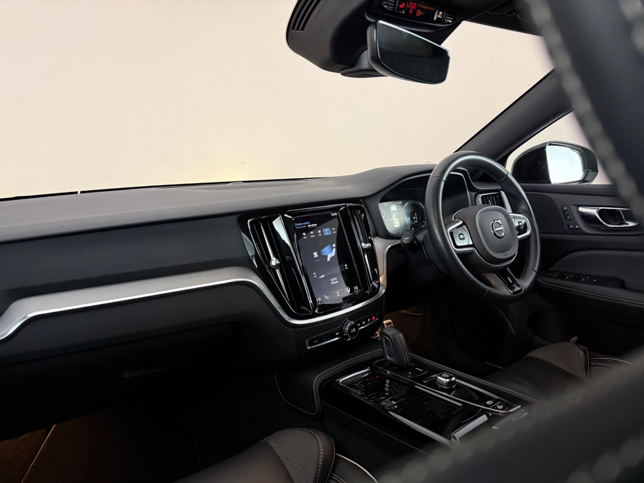 Volvo S60 view 4
