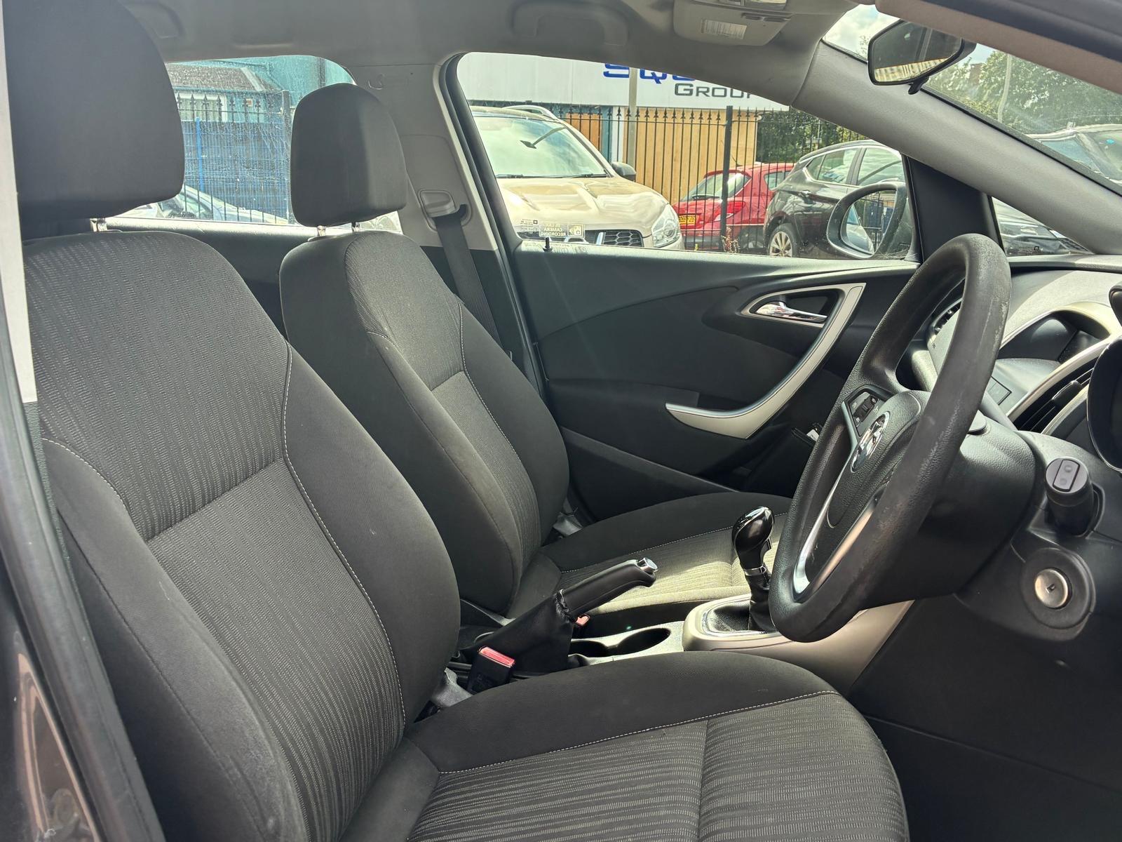 Vauxhall Astra view 14